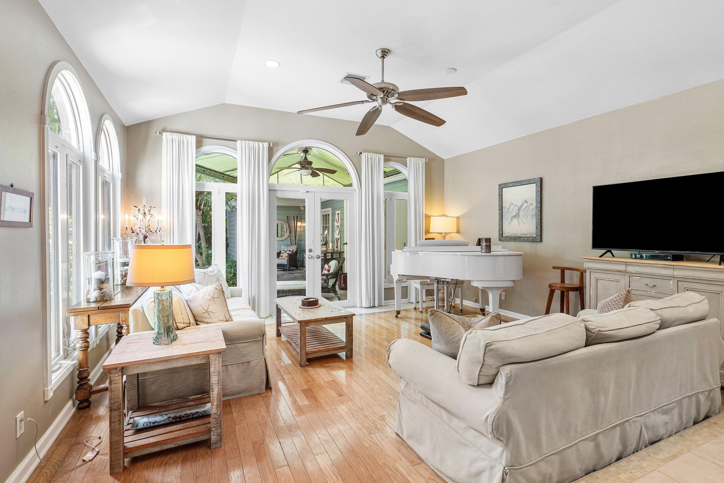 802 NE 2nd Street, Delray Beach, FL 33483 — photo 17 of 52