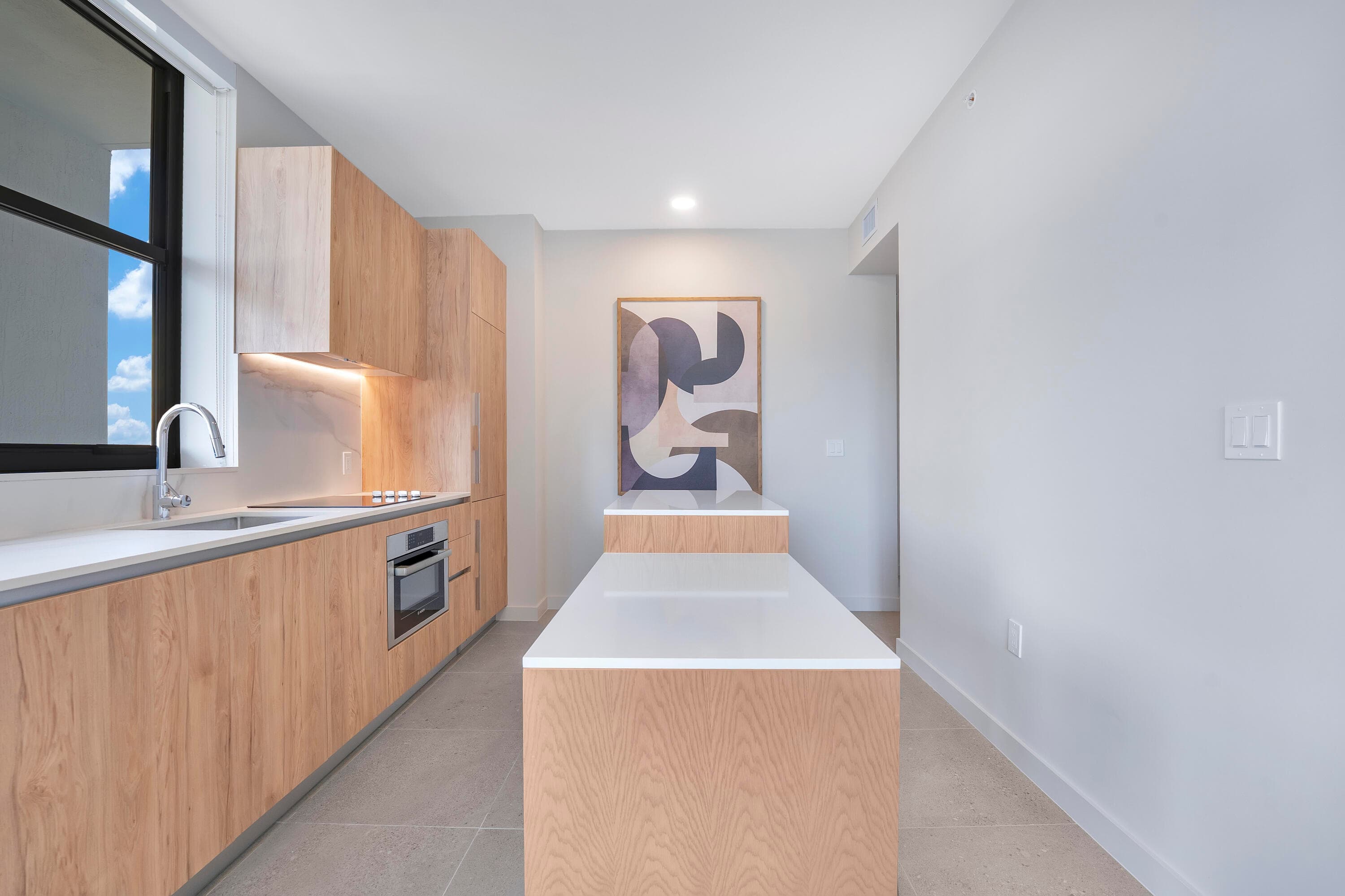 11 NE 6th Street 2201, Miami, FL 33132 — photo 8 of 43