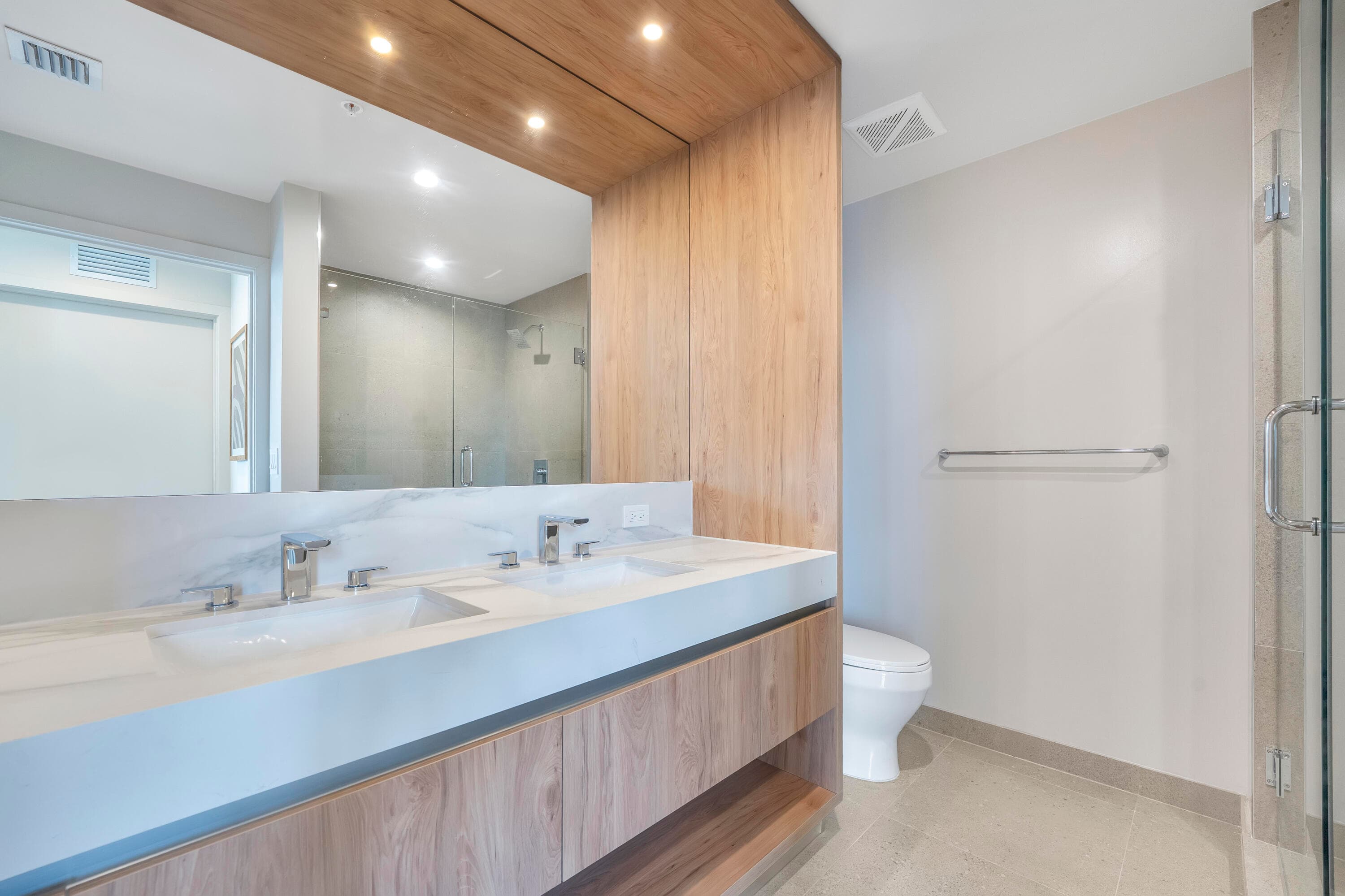 11 NE 6th Street 2201, Miami, FL 33132 — photo 11 of 43