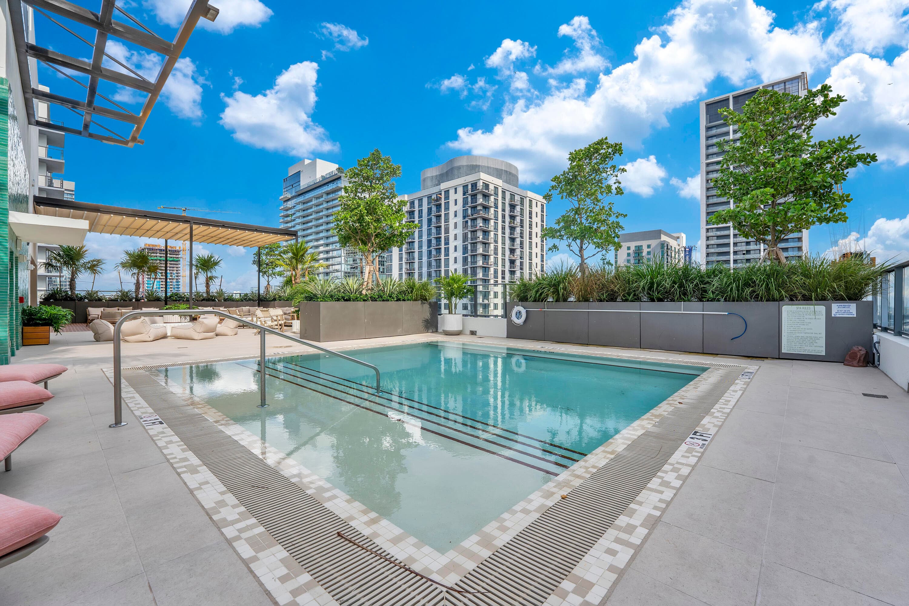 11 NE 6th Street 2201, Miami, FL 33132 — photo 19 of 43