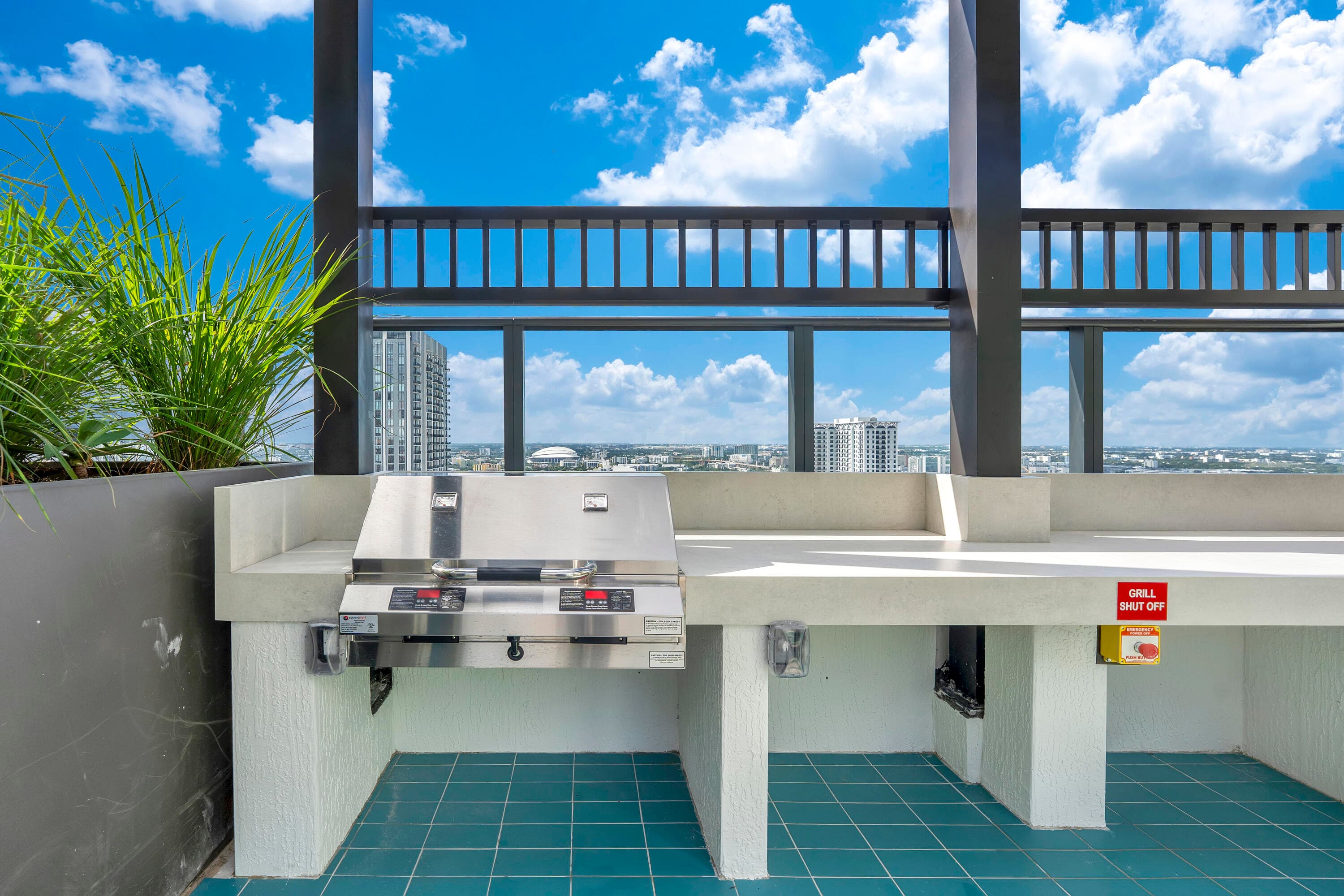 11 NE 6th Street 2201, Miami, FL 33132 — photo 18 of 43