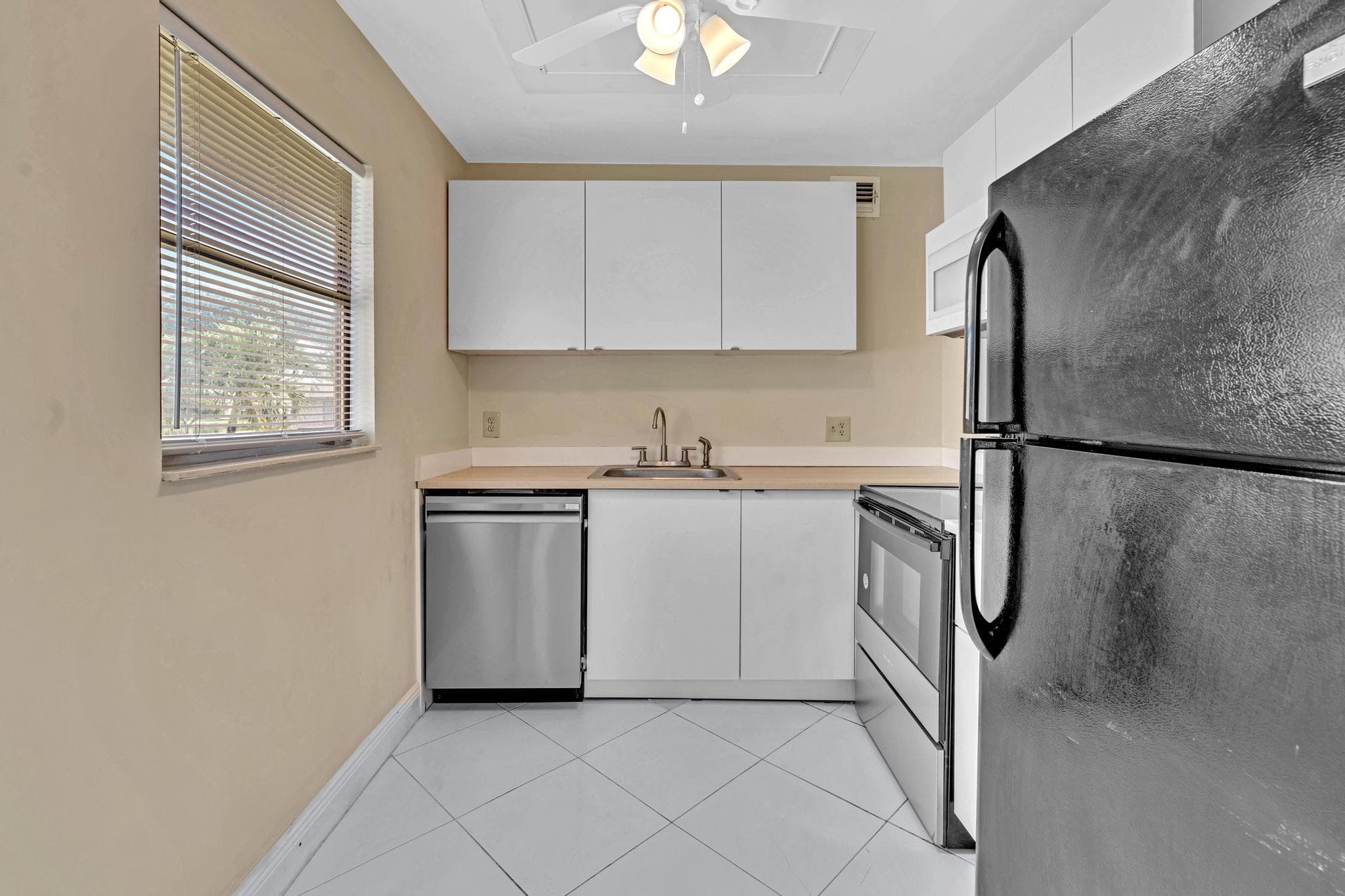 365 Flanders H, Delray Beach, FL 33484 — photo 5 of 56