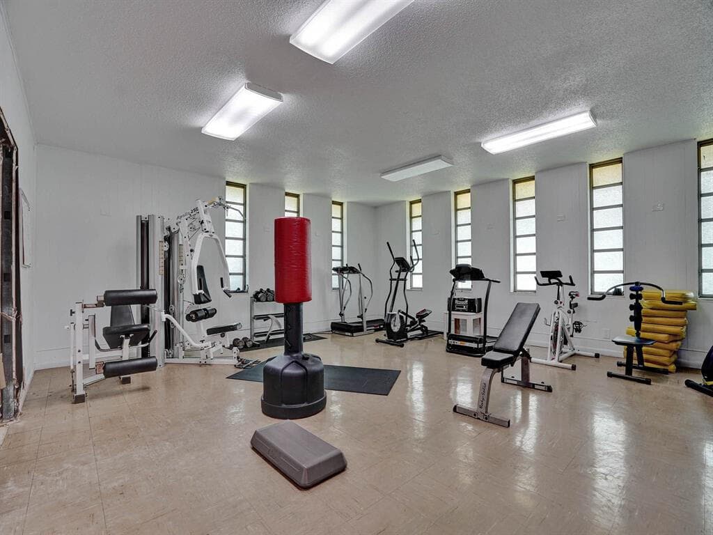 5041 W Oakland Park Boulevard 111, Lauderdale Lakes, FL 33313 — photo 12 of 16