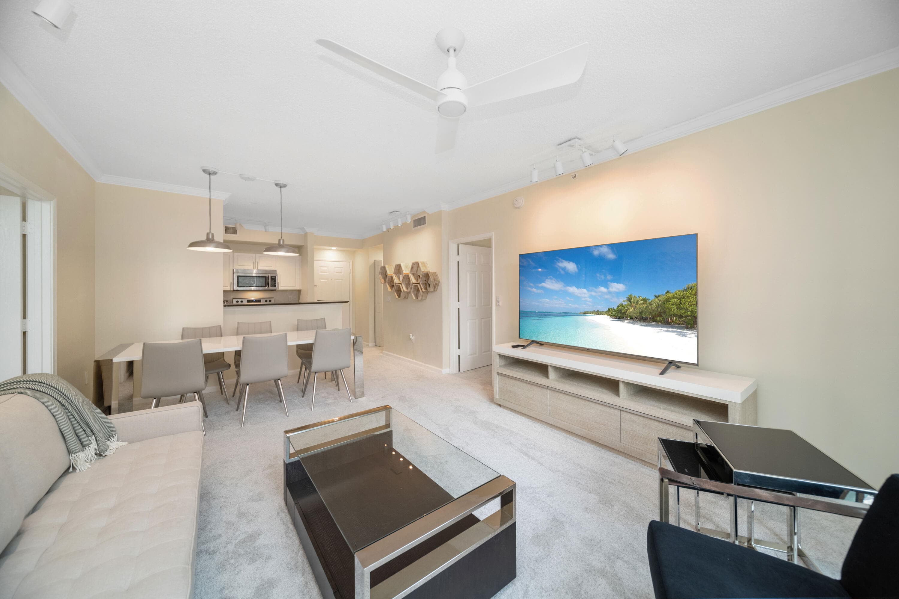 720 S Sapodilla Avenue 301, West Palm Beach, FL 33401 — photo 3 of 24