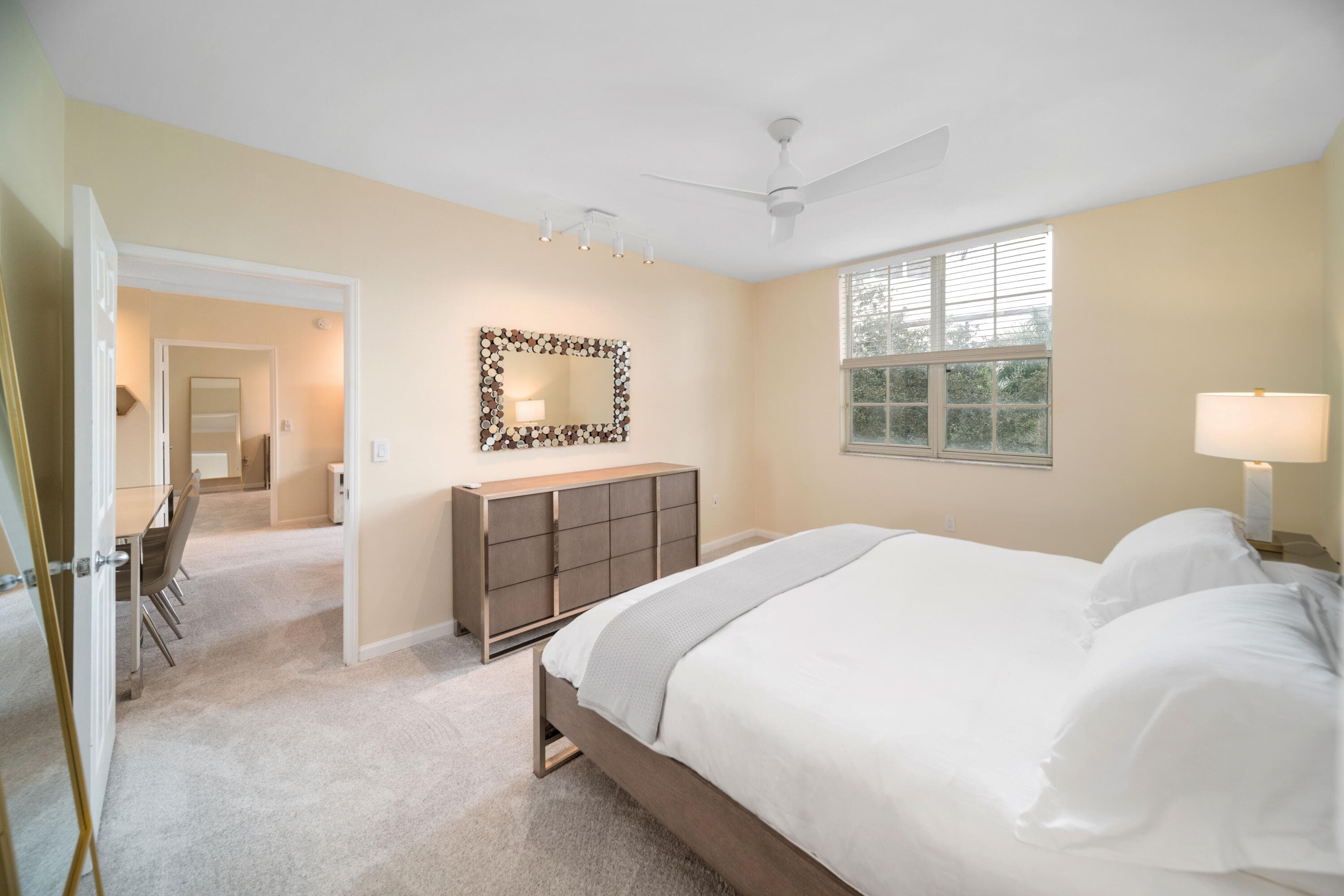 720 S Sapodilla Avenue 301, West Palm Beach, FL 33401 — photo 7 of 24