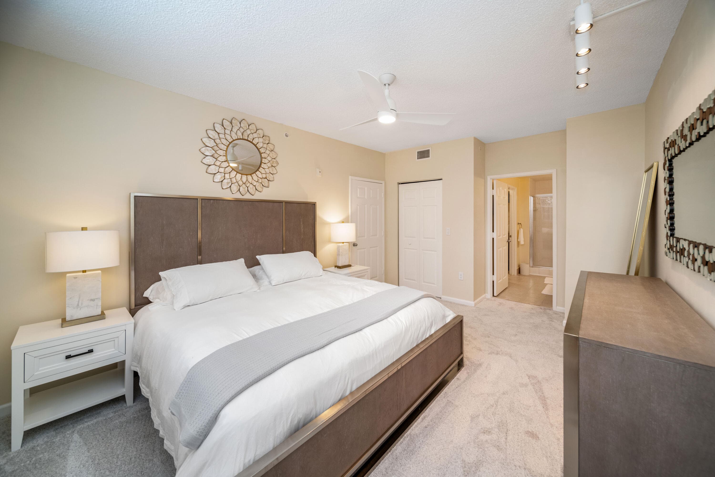 720 S Sapodilla Avenue 301, West Palm Beach, FL 33401 — photo 12 of 24