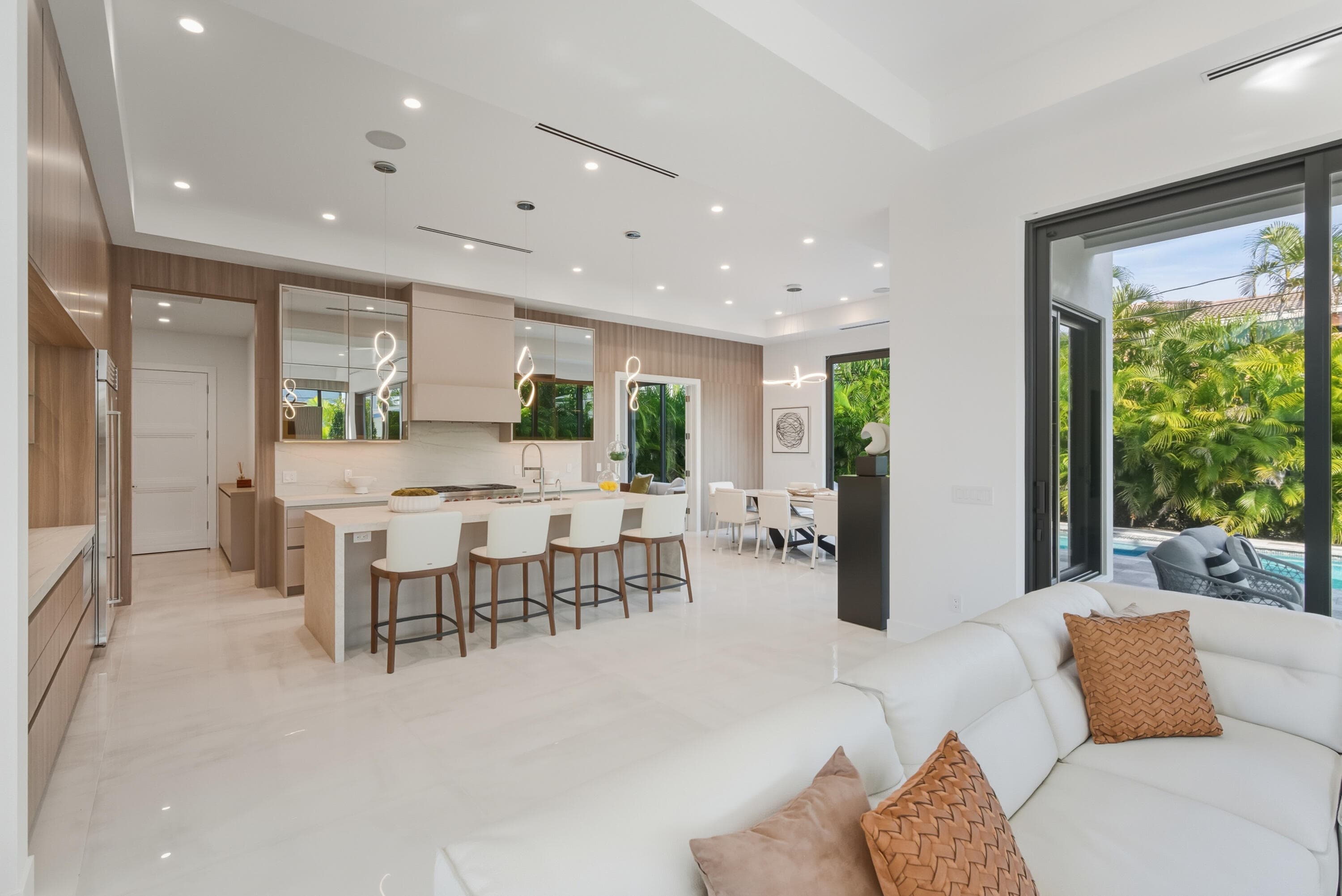 1050 NE 3rd Avenue, Boca Raton, FL 33432 — photo 5 of 64