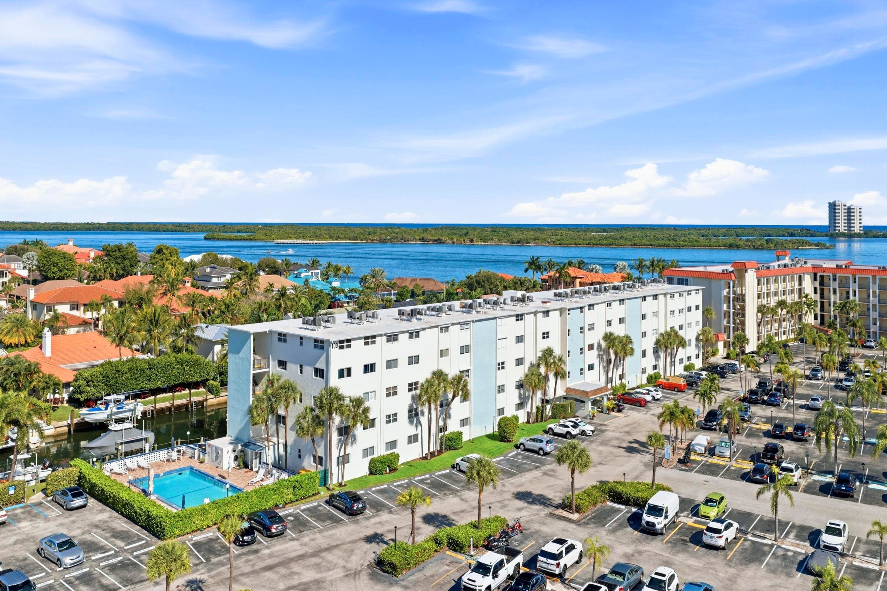 109 Paradise Harbour Blvd 415, North Palm Beach, FL 33408 — photo 1 of 21