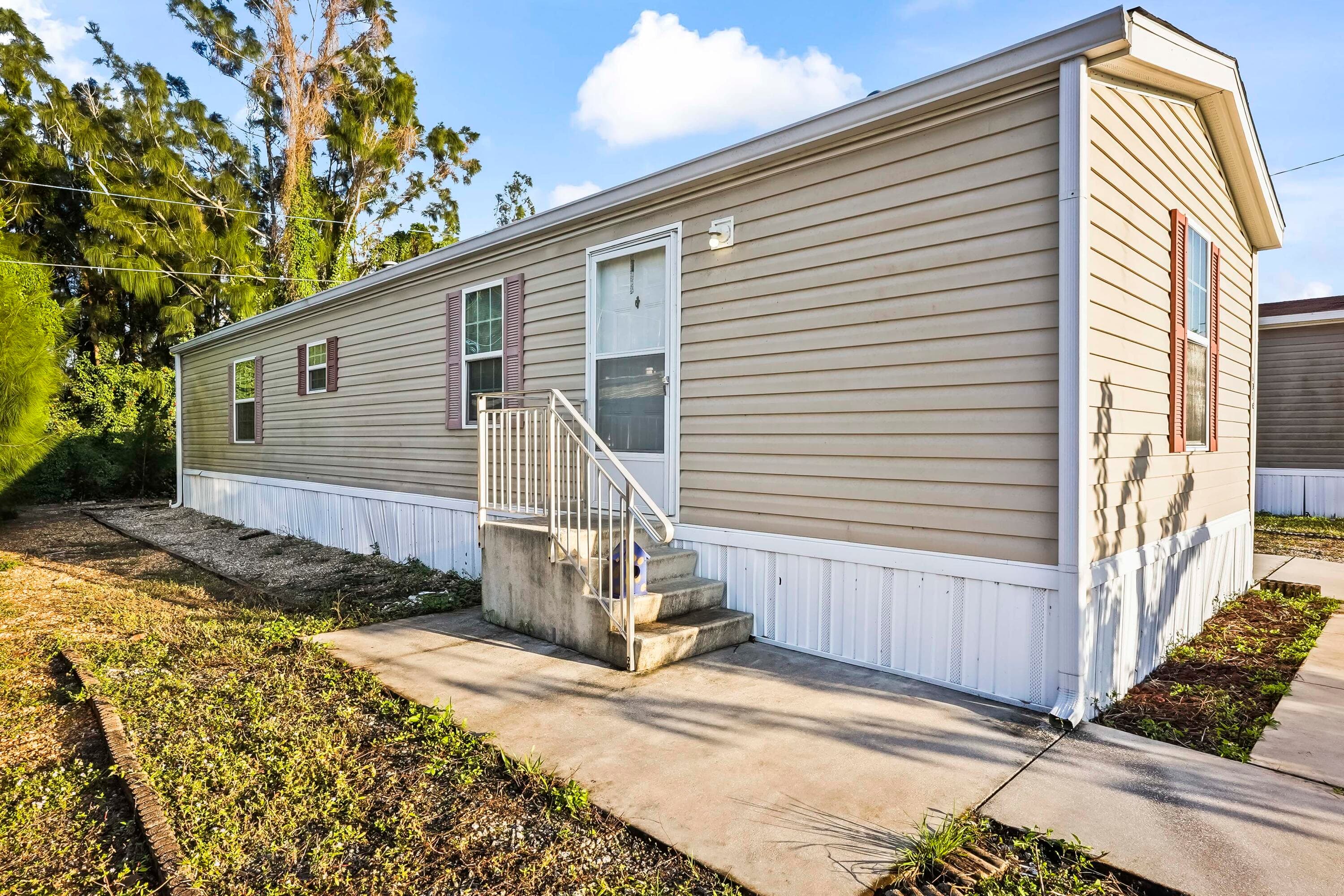 8333 SE Sandy Lane, Hobe Sound, FL 33455 — photo 1 of 37