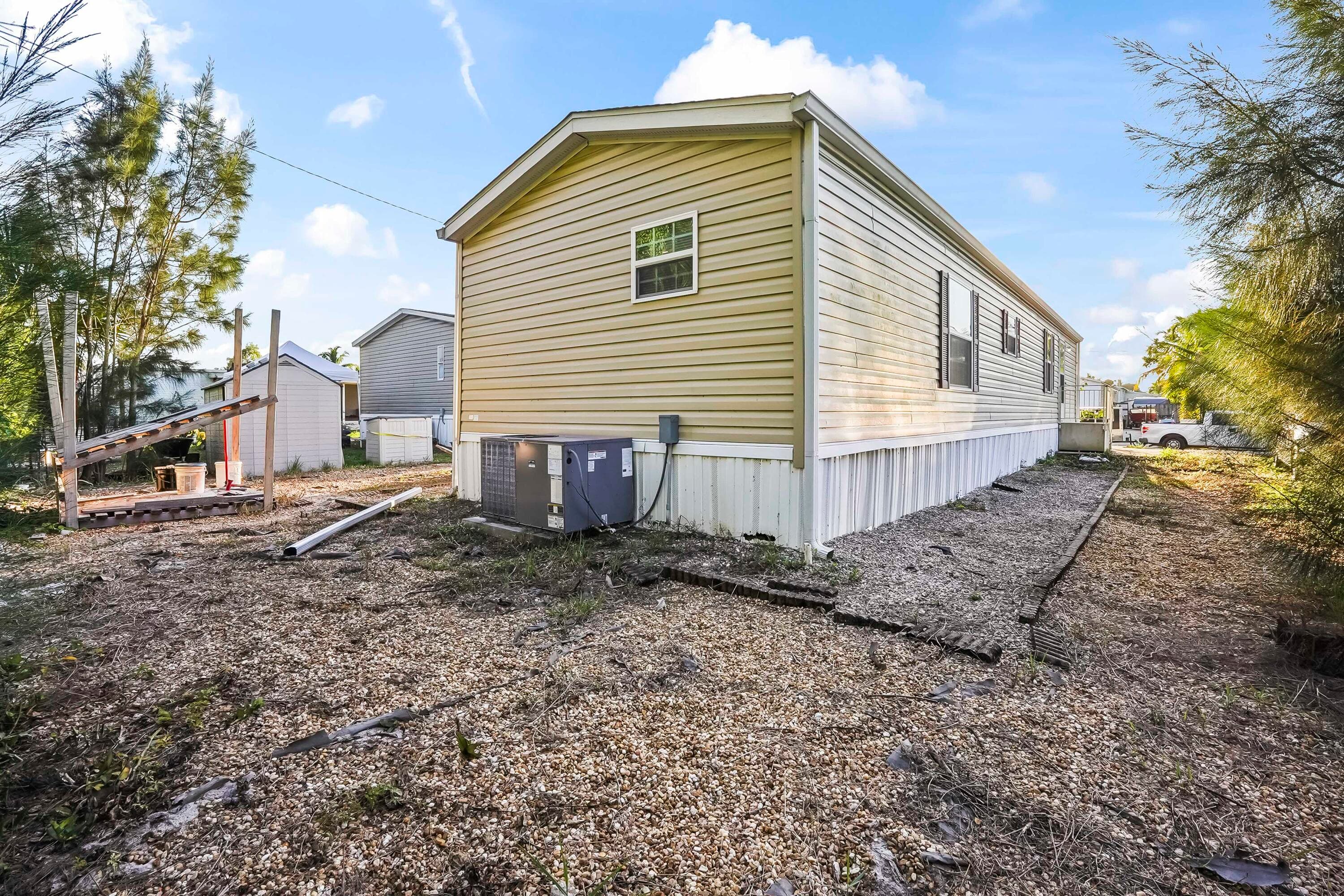 8333 SE Sandy Lane, Hobe Sound, FL 33455 — photo 25 of 37
