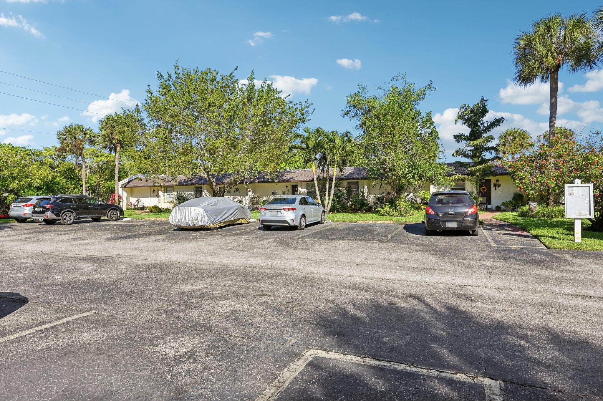 107 Lake Olive Drive, West Palm Beach, FL 33411 — photo 4 of 39