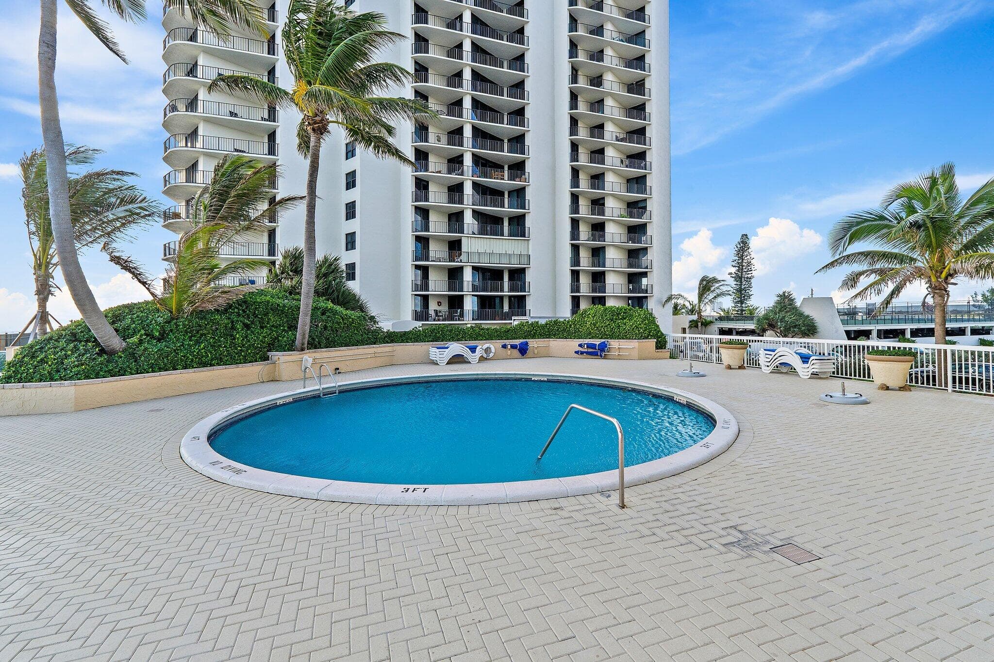 Condominium in Singer Island — photo 44 of 77