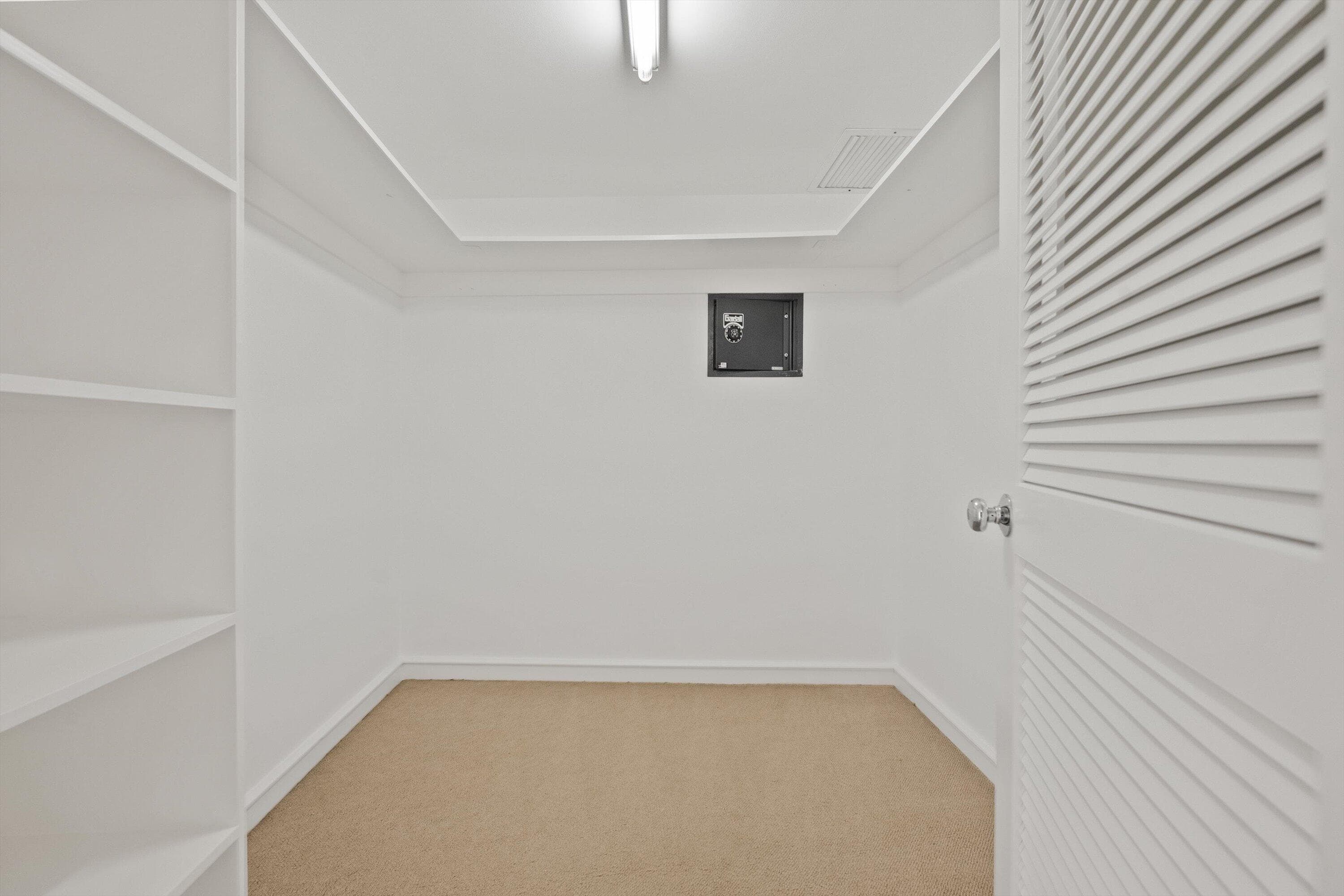 369 S Lake Drive 2e, Palm Beach, FL 33480 — photo 16 of 25