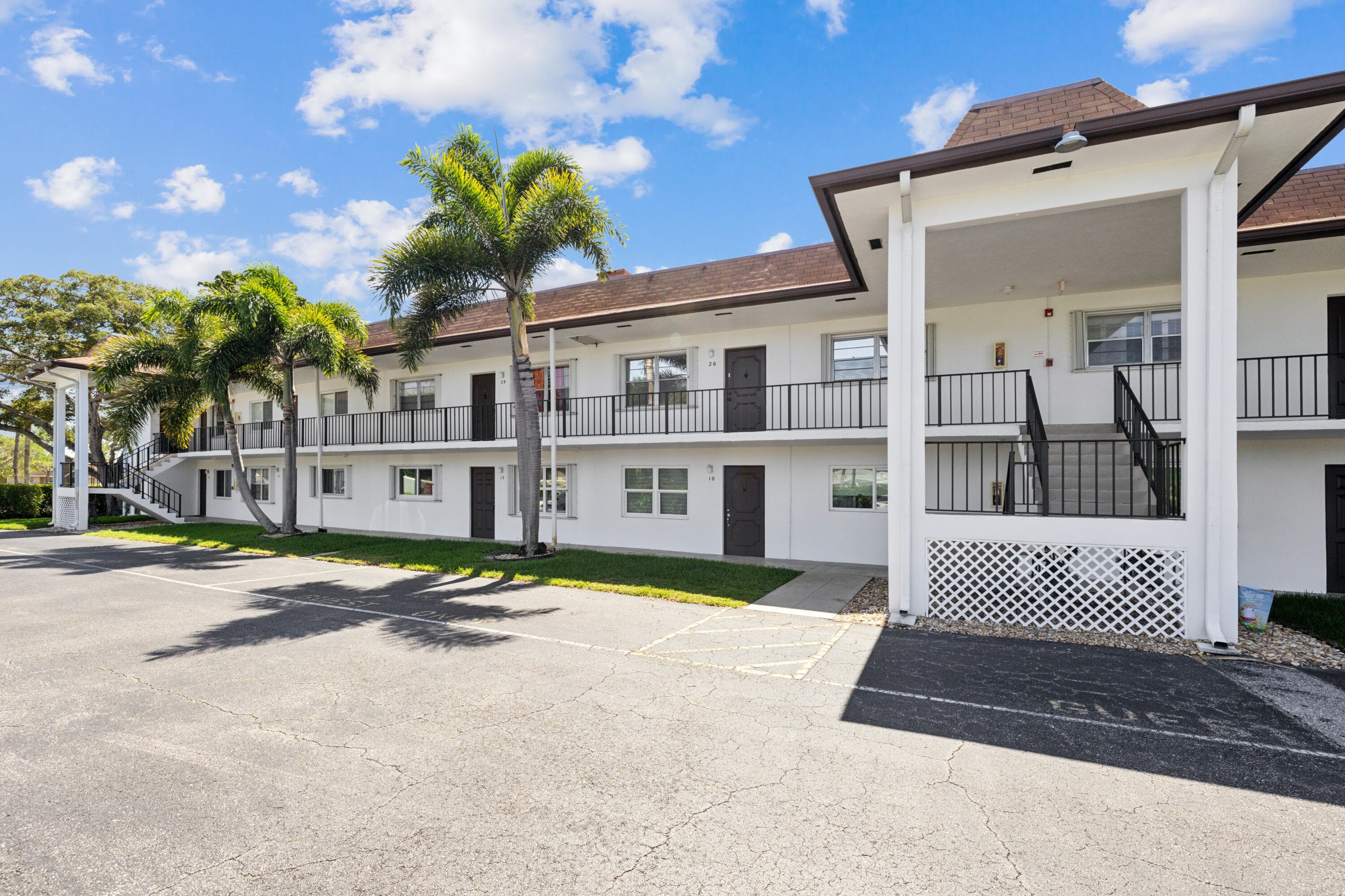 3075 E Gardens East Drive 32, Palm Beach Gardens, FL 33410 — photo 1 of 17