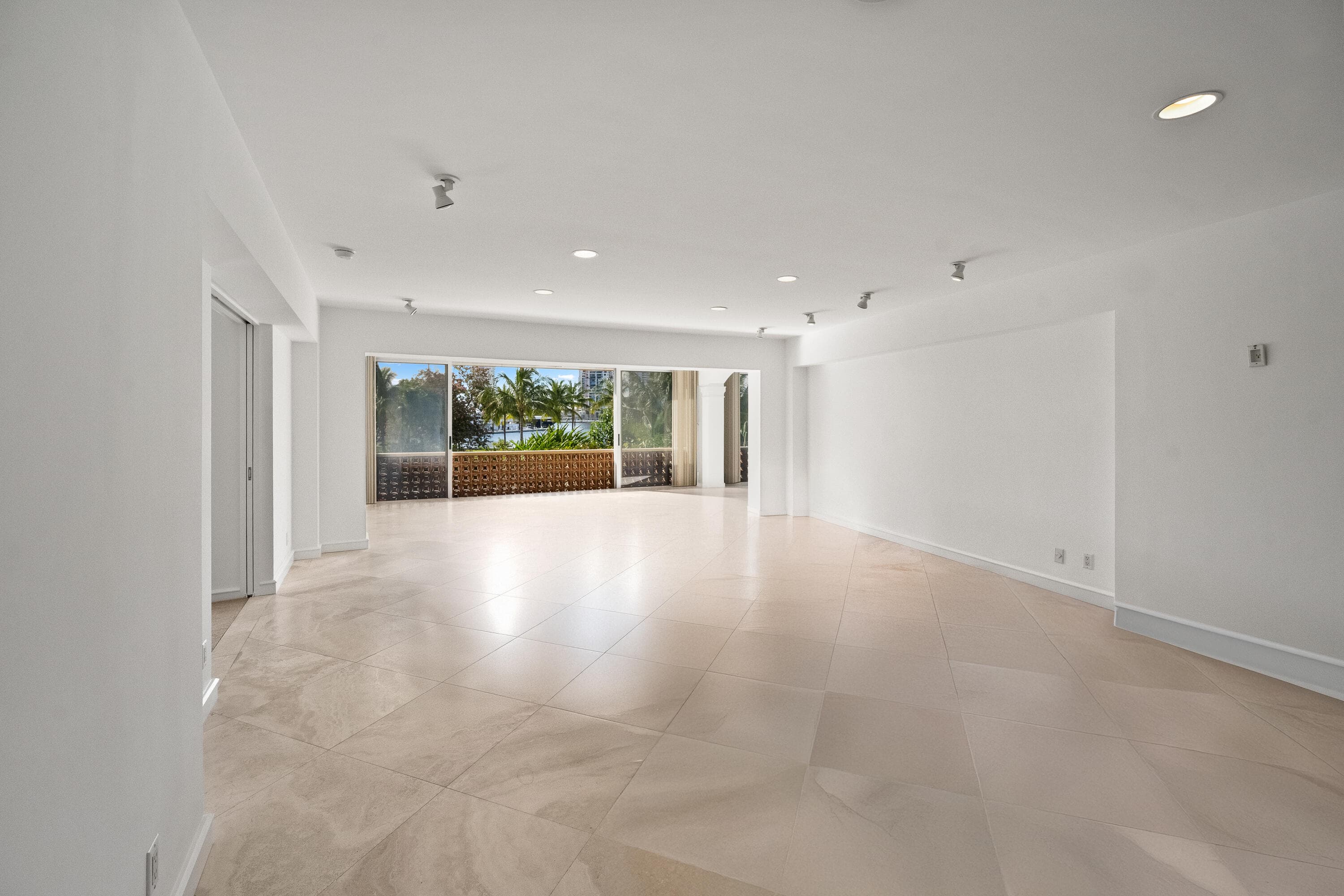 369 S Lake Drive 2e, Palm Beach, FL 33480 — photo 4 of 25