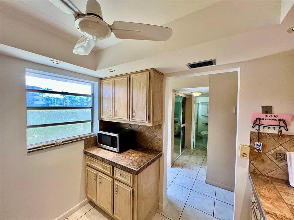 2800 NW 47th Terrace 106b, Lauderdale Lakes, FL 33313 — photo 10 of 47