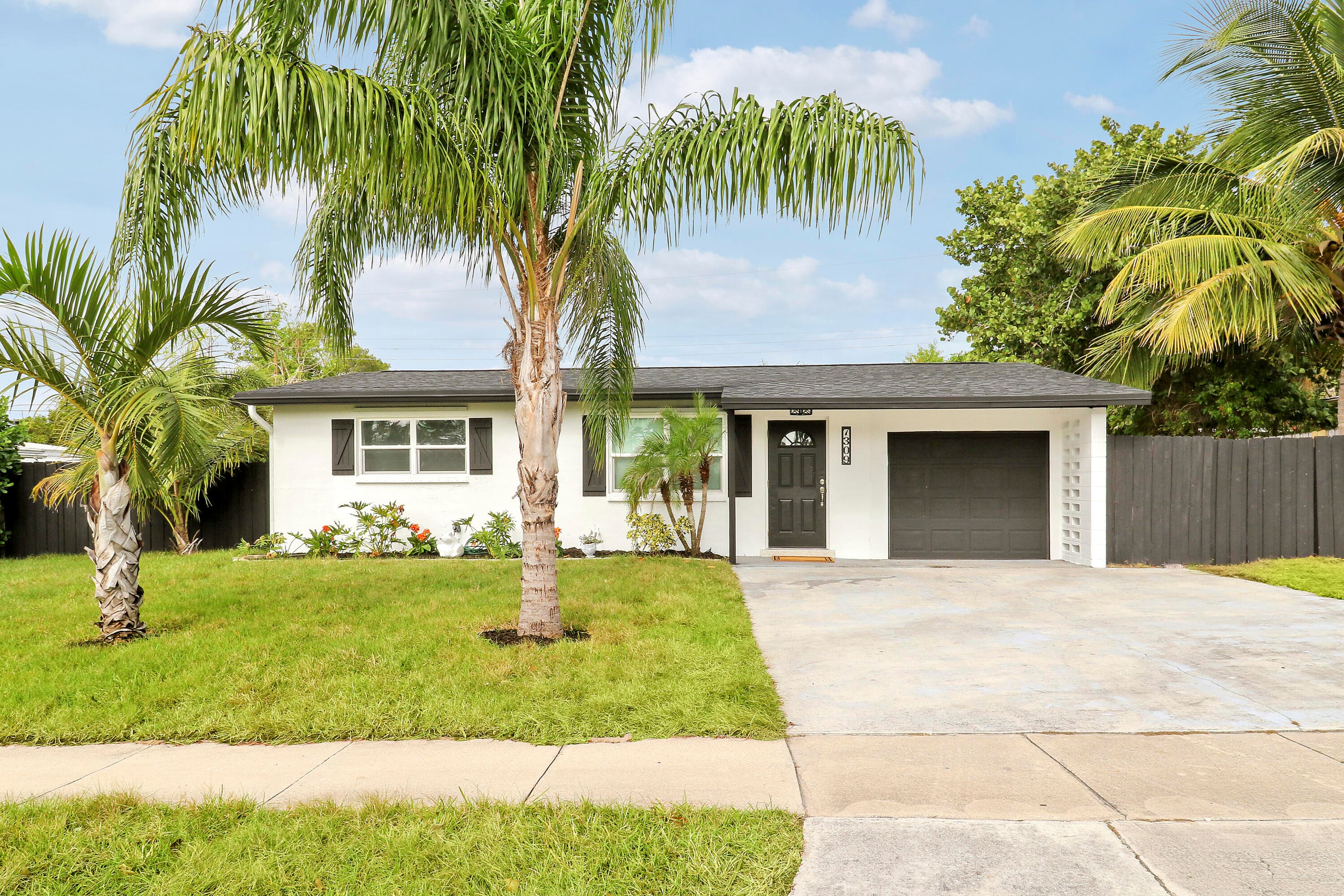 7309 SE Hobe Terrace, Hobe Sound, FL 33455 — photo 1 of 22