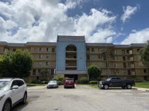 2820 Tennis Club Drive 401, West Palm Beach, FL 33417 — photo 1 of 18