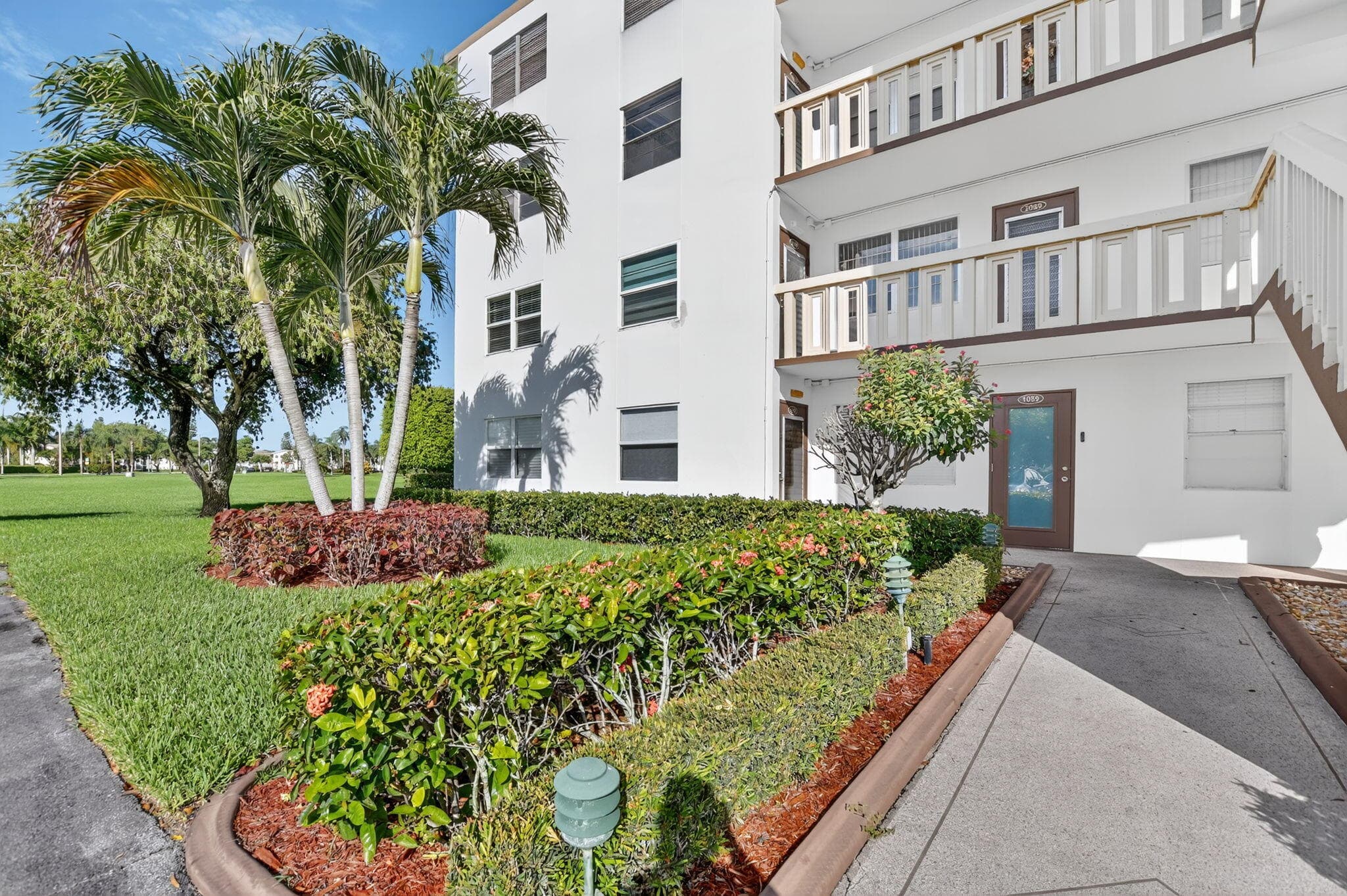 1090 Guildford E 1090, Boca Raton, FL 33434 — photo 33 of 33