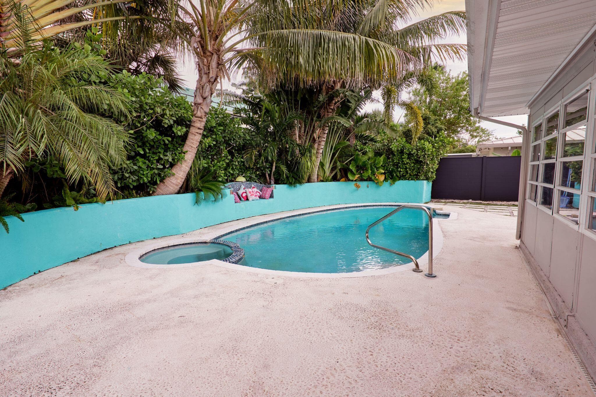 113 Park Lane E, Hypoluxo, FL 33462 — photo 1 of 36
