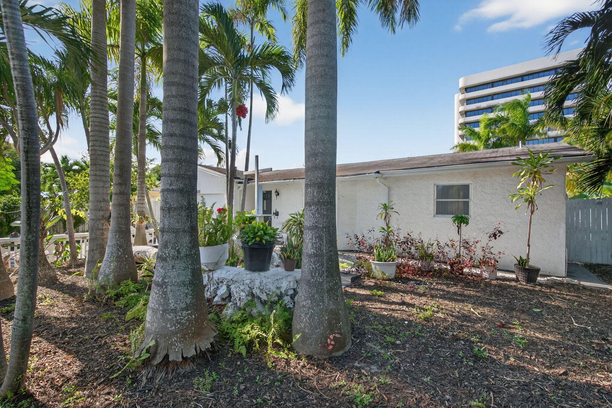 225 S Sequoia Drive, West Palm Beach, FL 33409 — photo 7 of 93