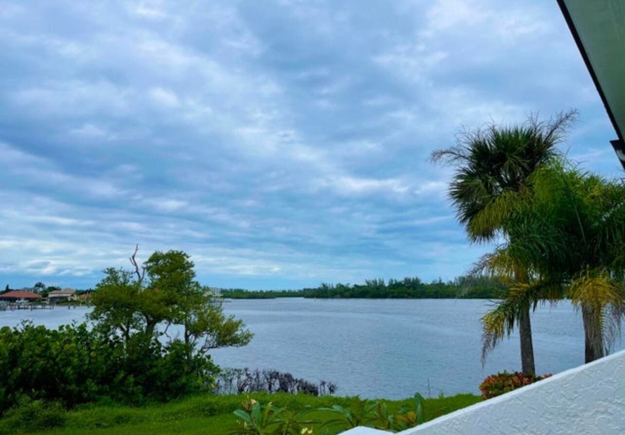 6142 SE Landing Way 9-11, Stuart, FL 34997 — photo 4 of 10