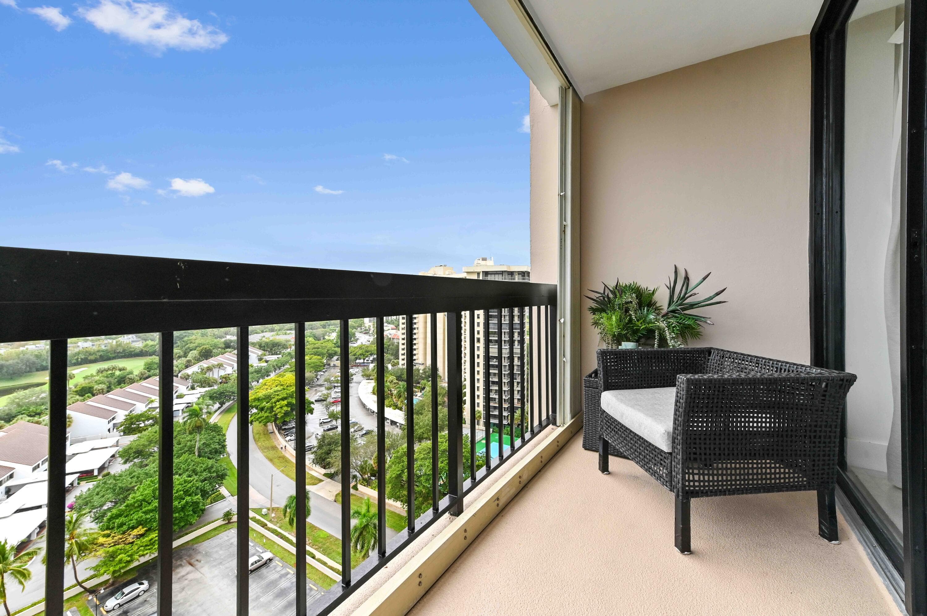 2425 Presidential Way 1806, West Palm Beach, FL 33401 — photo 11 of 45