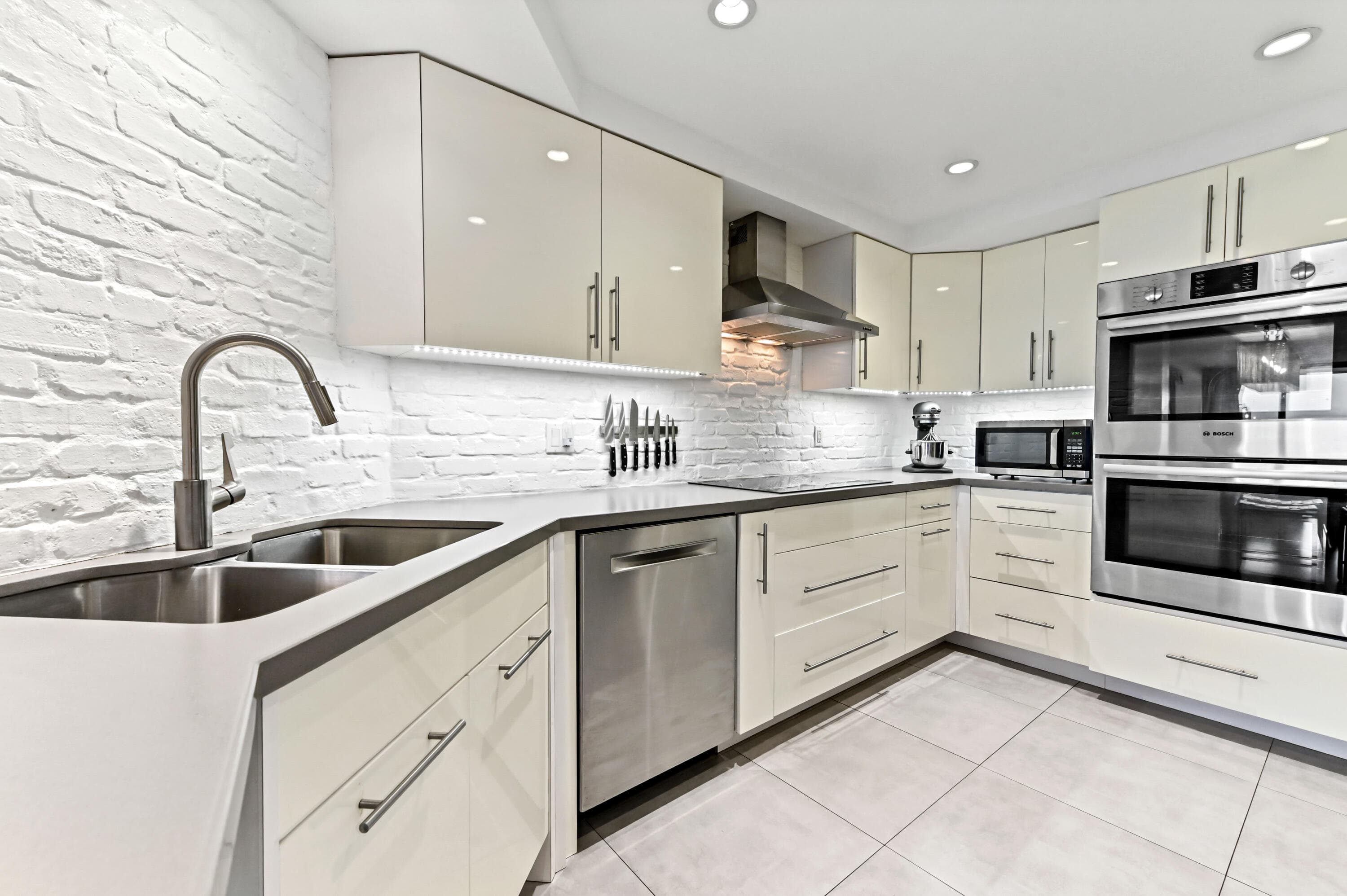 2425 Presidential Way 1806, West Palm Beach, FL 33401 — photo 19 of 45