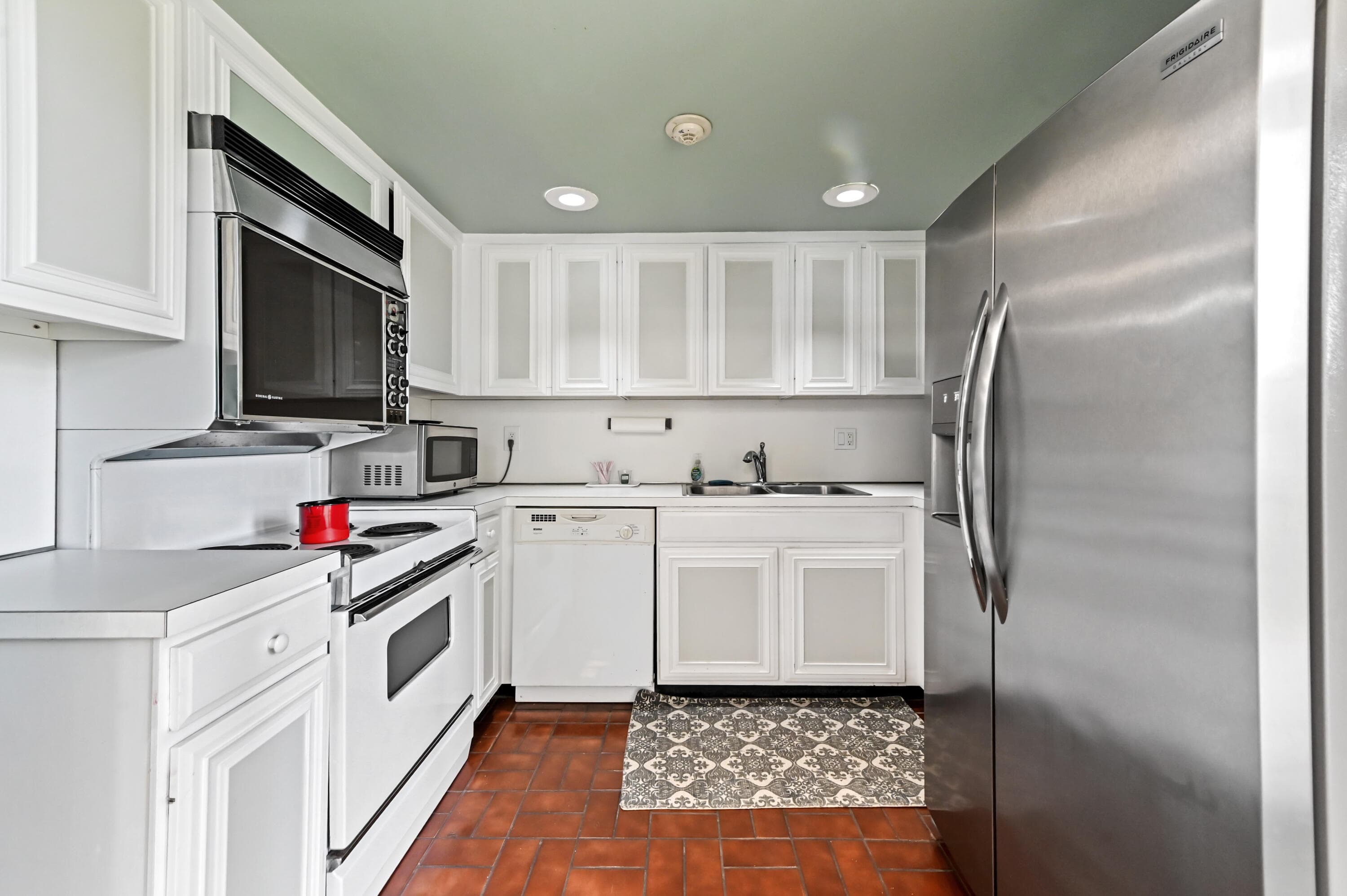 2425 Presidential Way 1806, West Palm Beach, FL 33401 — photo 35 of 45