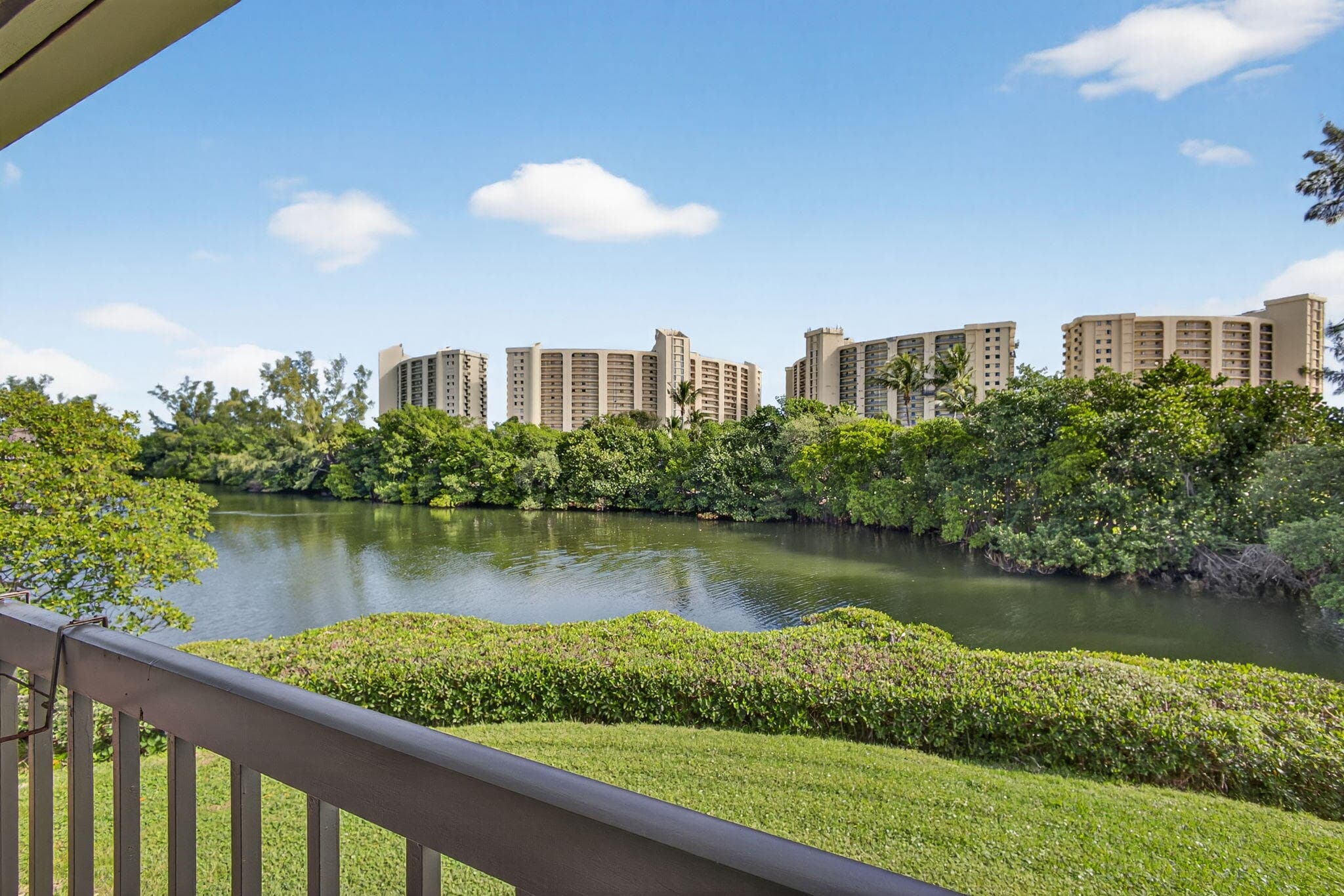 2102 Fairway Drive S, Jupiter, FL 33477 — photo 4 of 53