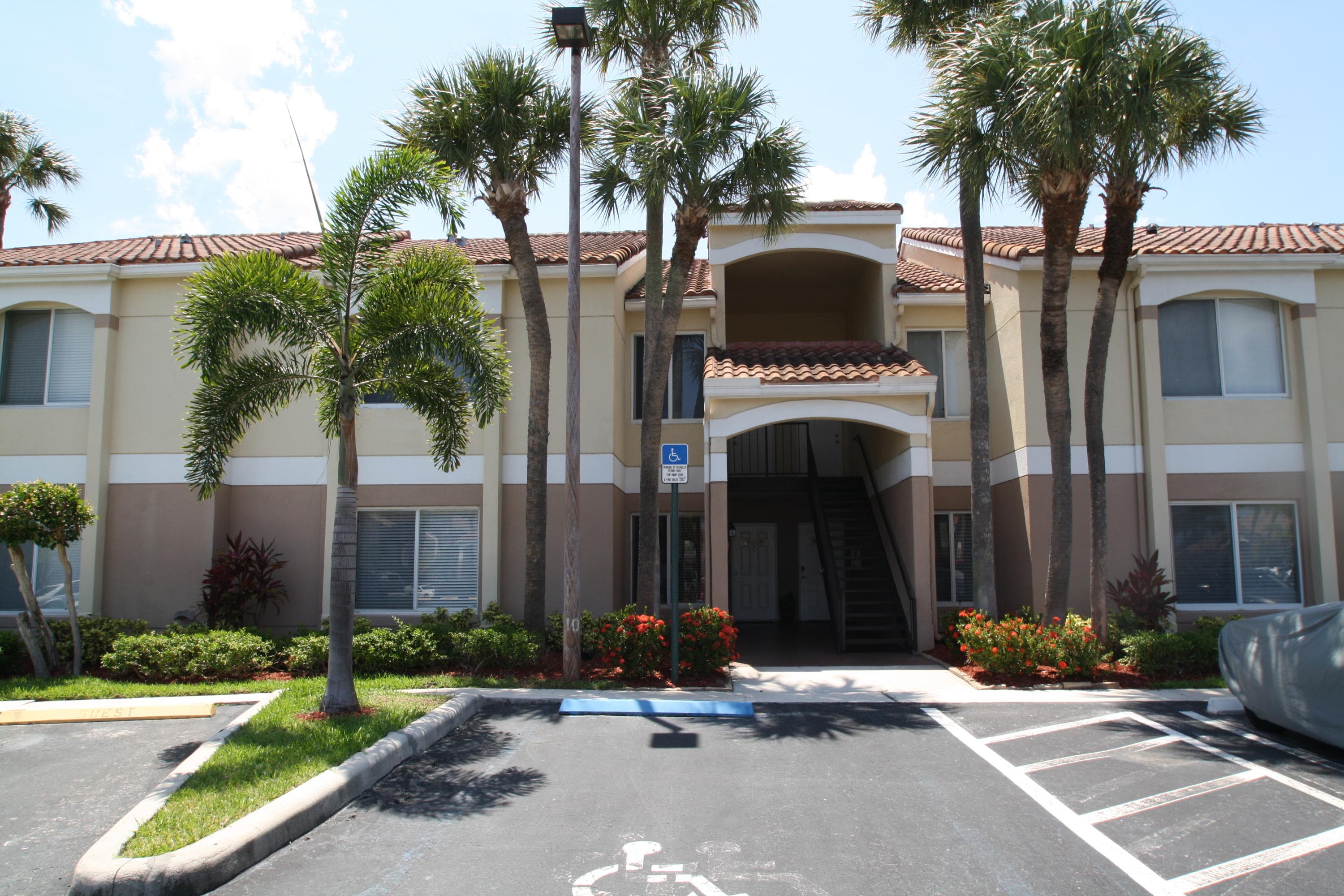 815 W Boynton Beach Boulevard 10-203, Boynton Beach, FL 33426 — photo 2 of 18