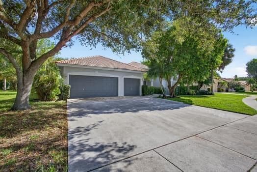 4338 Danielson Drive, Lake Worth, FL 33467 — photo 2 of 37