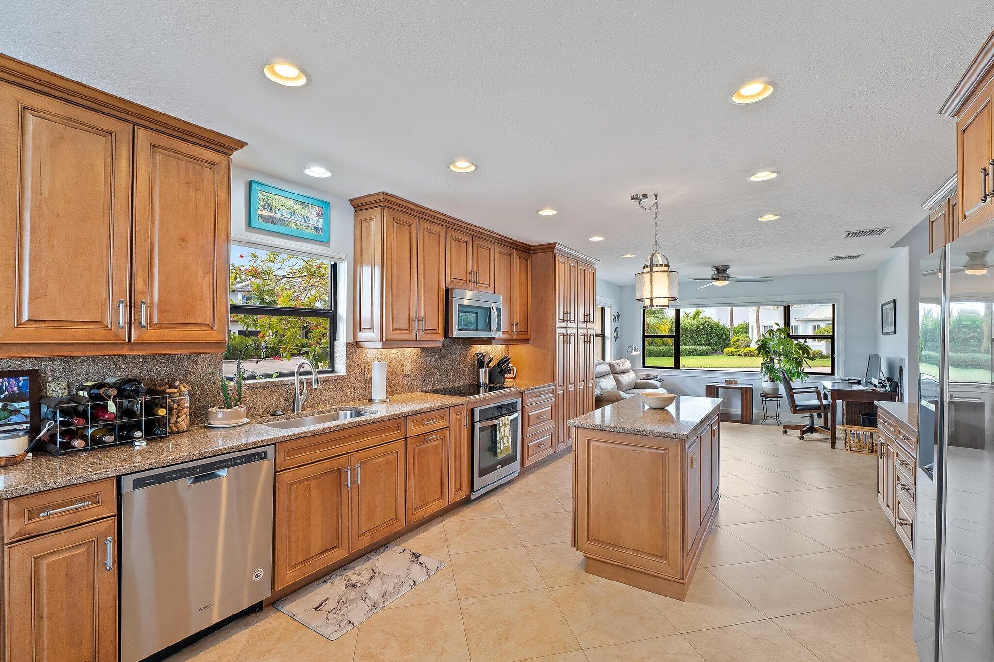 348 River Drive, Tequesta, FL 33469 — photo 15 of 38