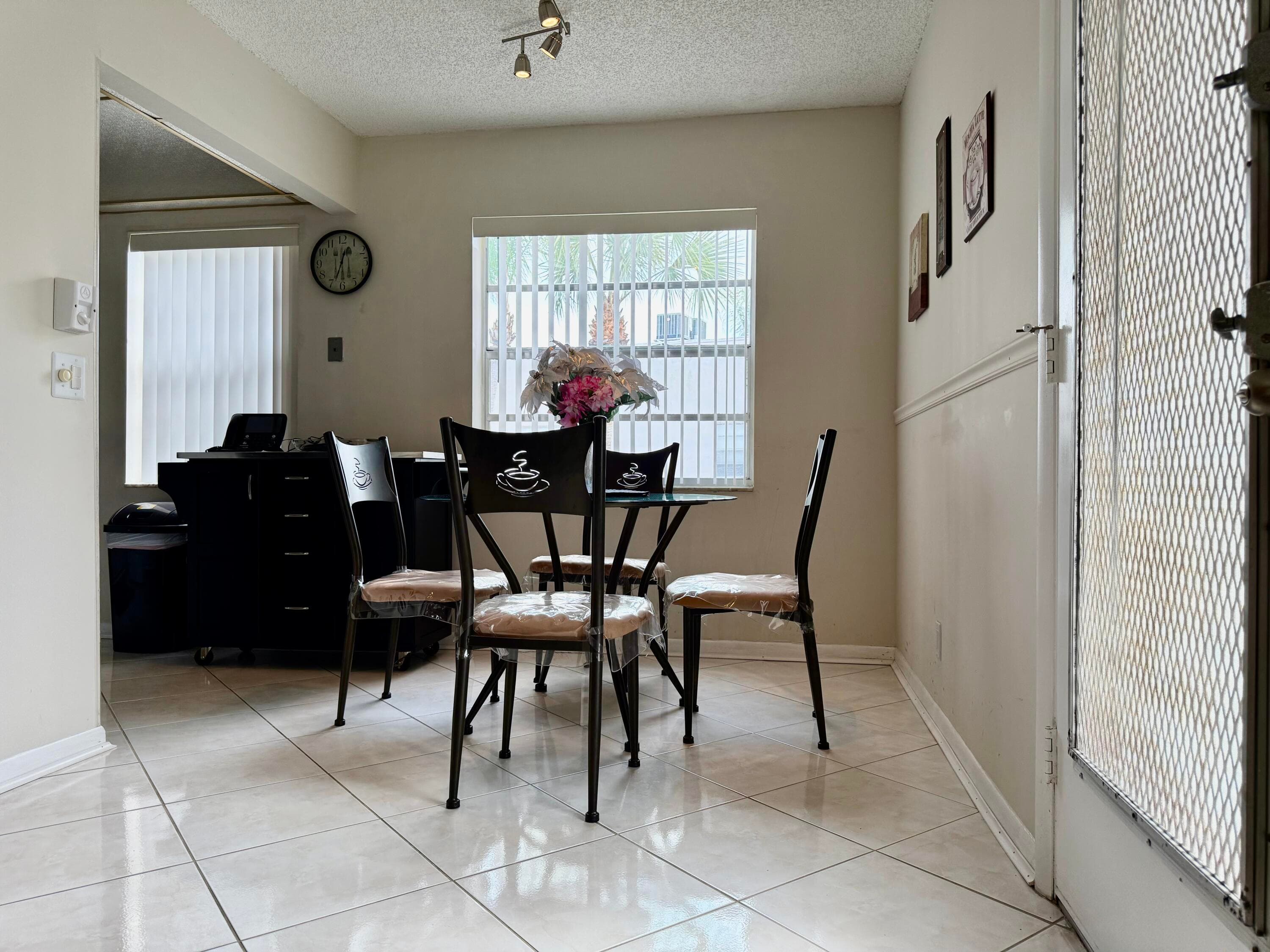 470 Capri J, Delray Beach, FL 33484 — photo 4 of 28