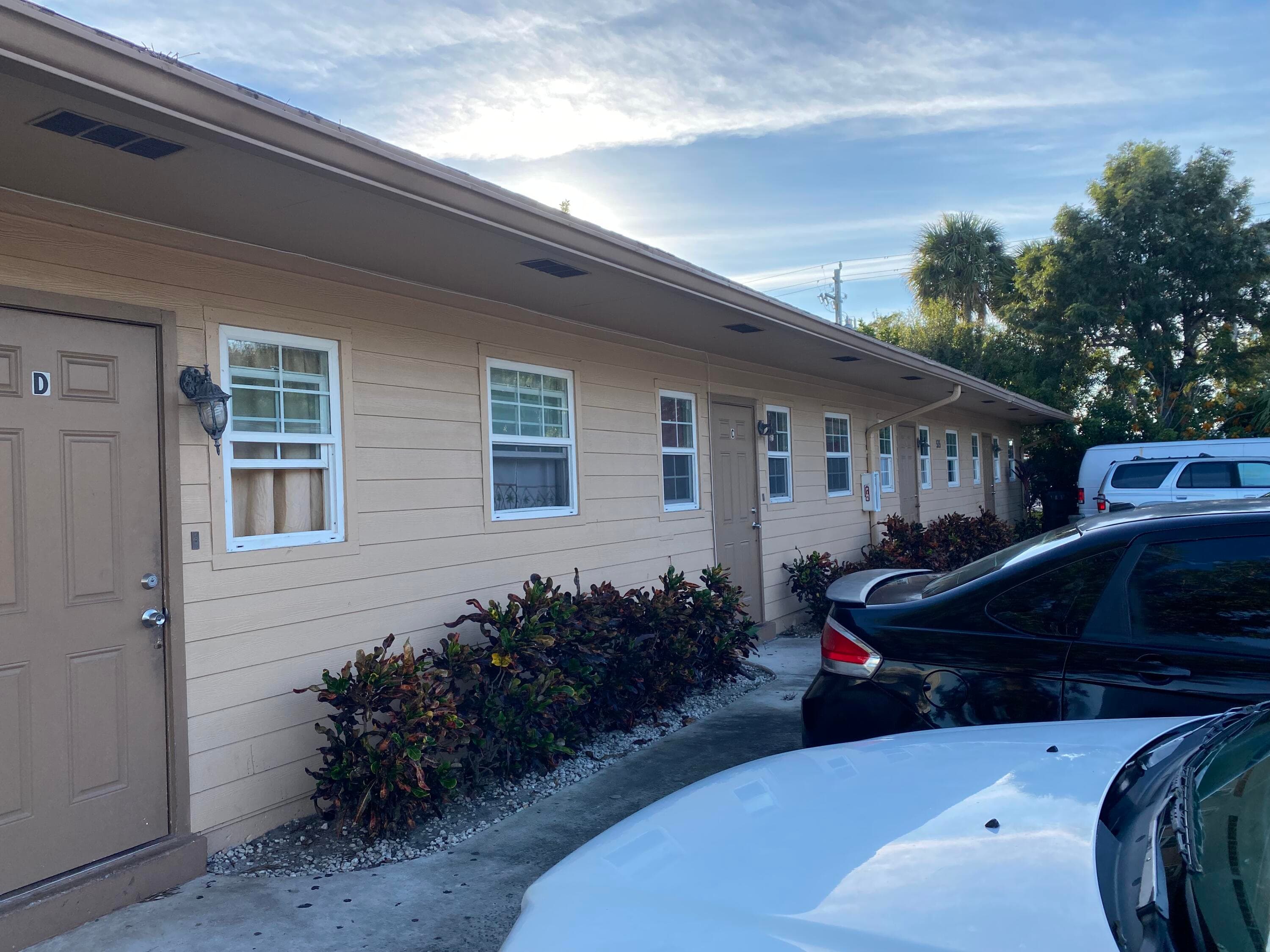 525 S Swinton Avenue 1-8, Delray Beach, FL 33444 — photo 11 of 15