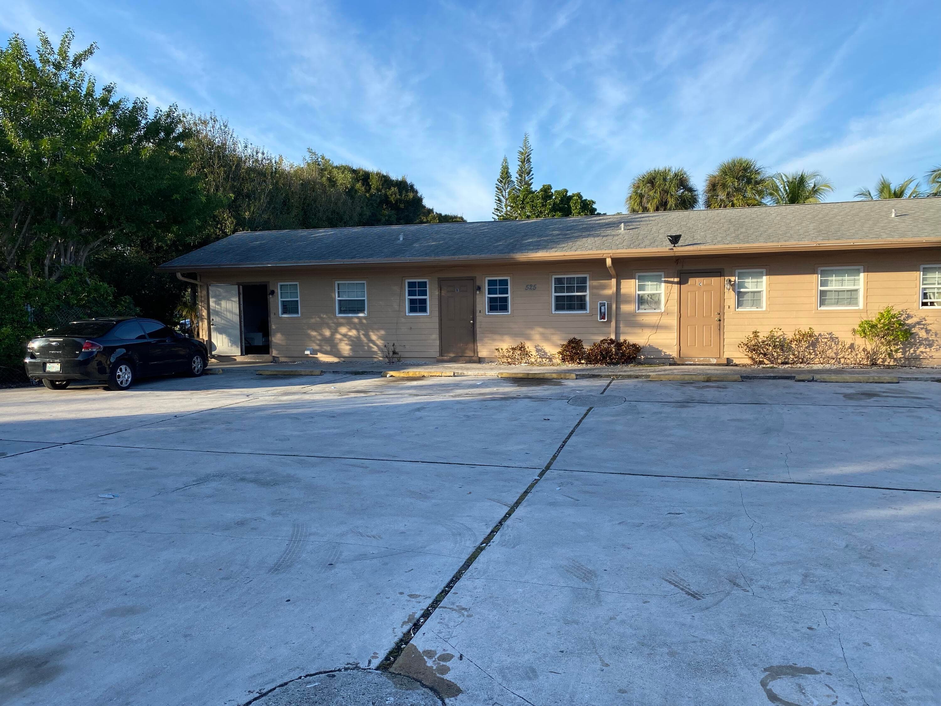 525 S Swinton Avenue 1-8, Delray Beach, FL 33444 — photo 12 of 15