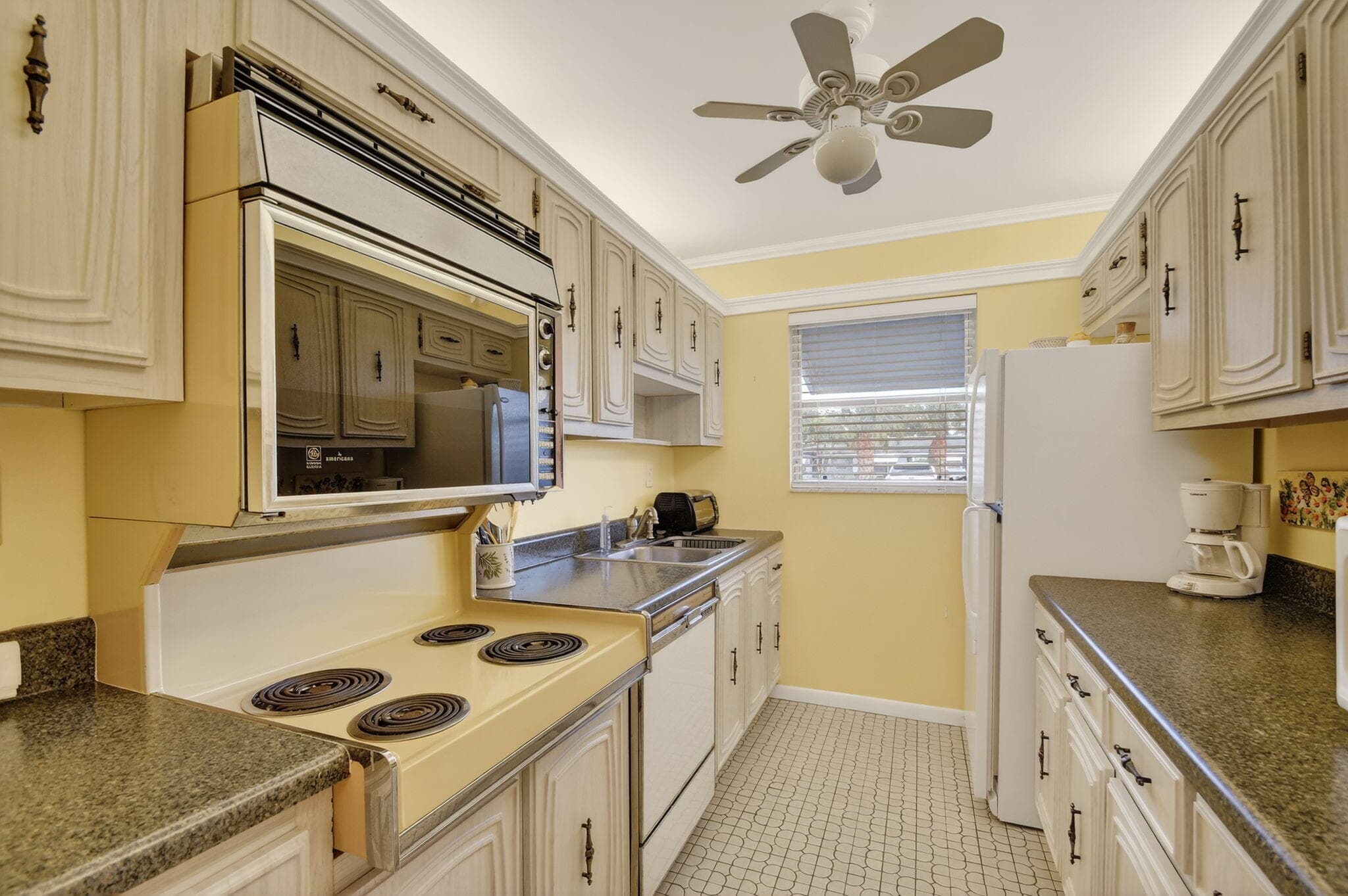 615 High Point Drive C, Delray Beach, FL 33445 — photo 17 of 48