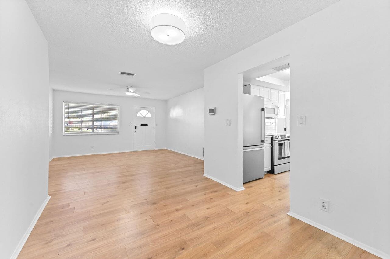 3051 NW 2nd Avenue, Pompano Beach, FL 33064 — photo 12 of 36