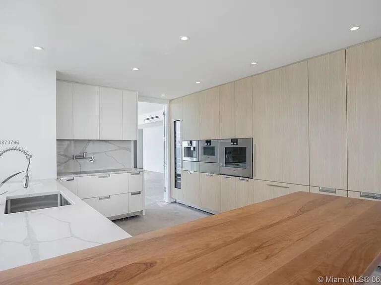 15701 Collins Avenue 701, Sunny Isles Beach, FL 33160 — photo 4 of 10