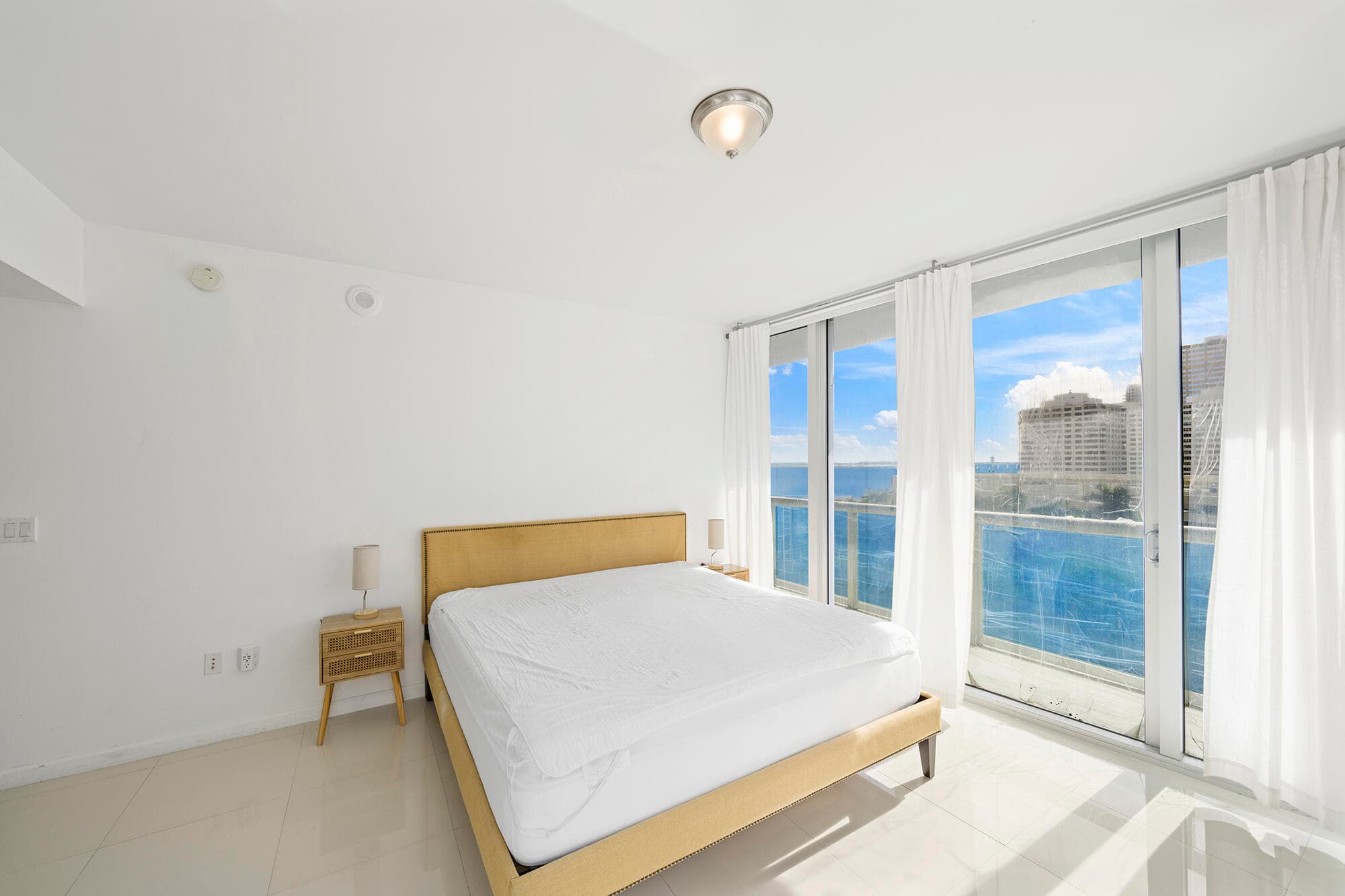 495 Brickell Avenue 911, Miami, FL 33131 — photo 15 of 44