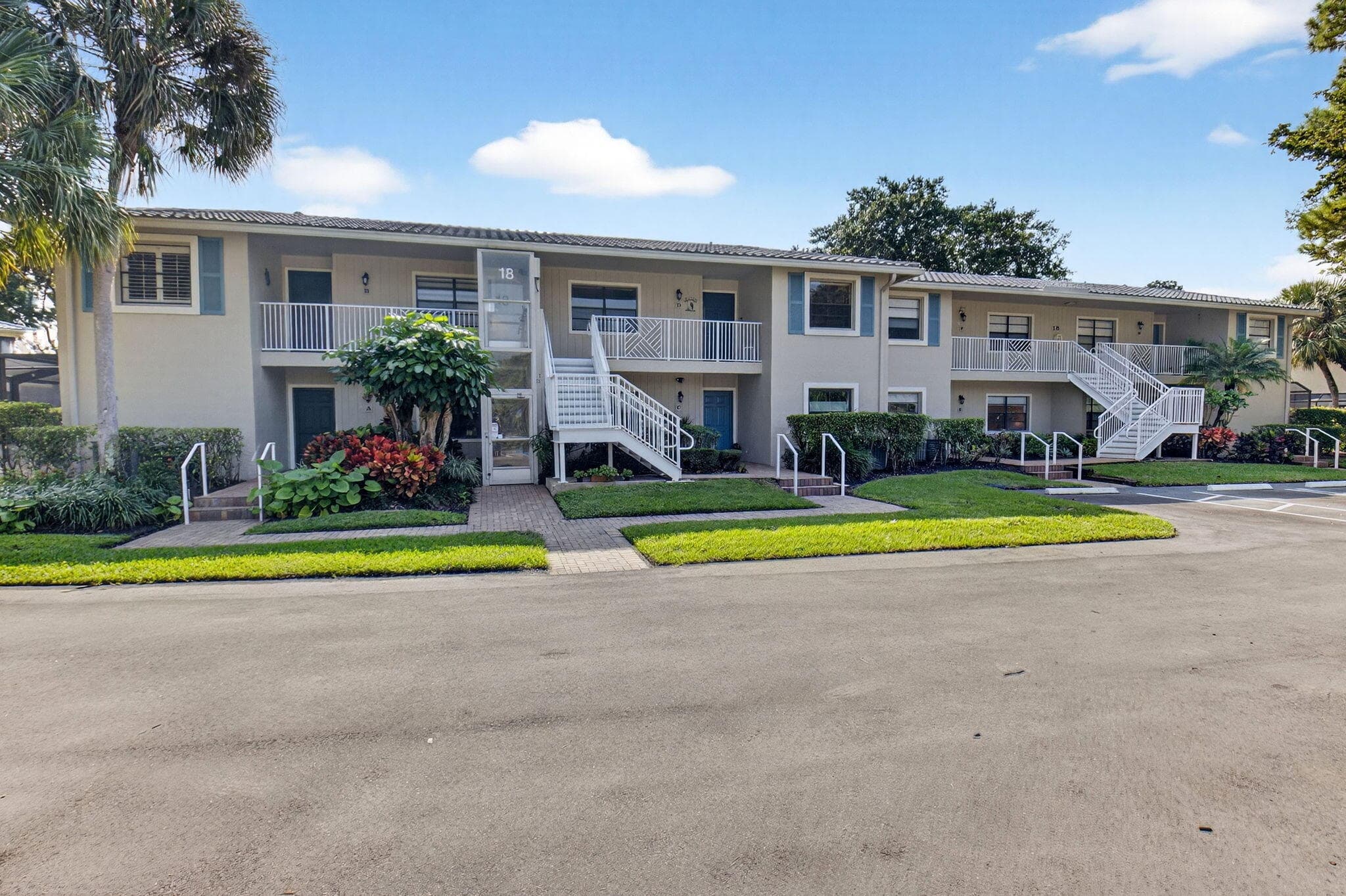 18 Westgate Lane E, Boynton Beach, FL 33436 — photo 15 of 86