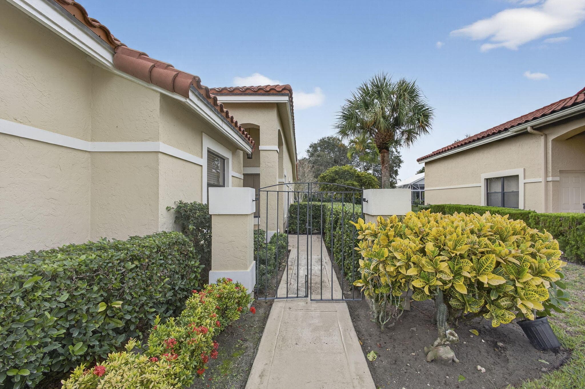 908 Windermere Way, Palm Beach Gardens, FL 33418 — photo 4 of 34