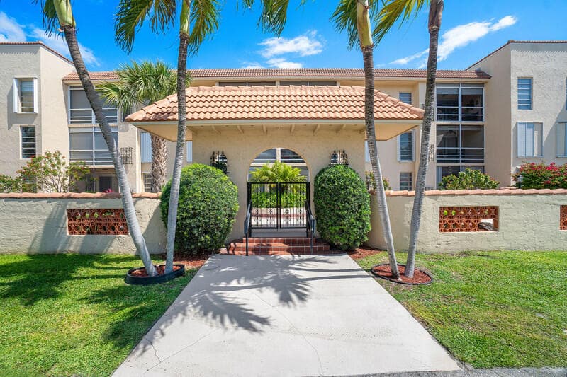 331 SW 8th Street 2-C-E, Boca Raton, FL 33432 — photo 2 of 19
