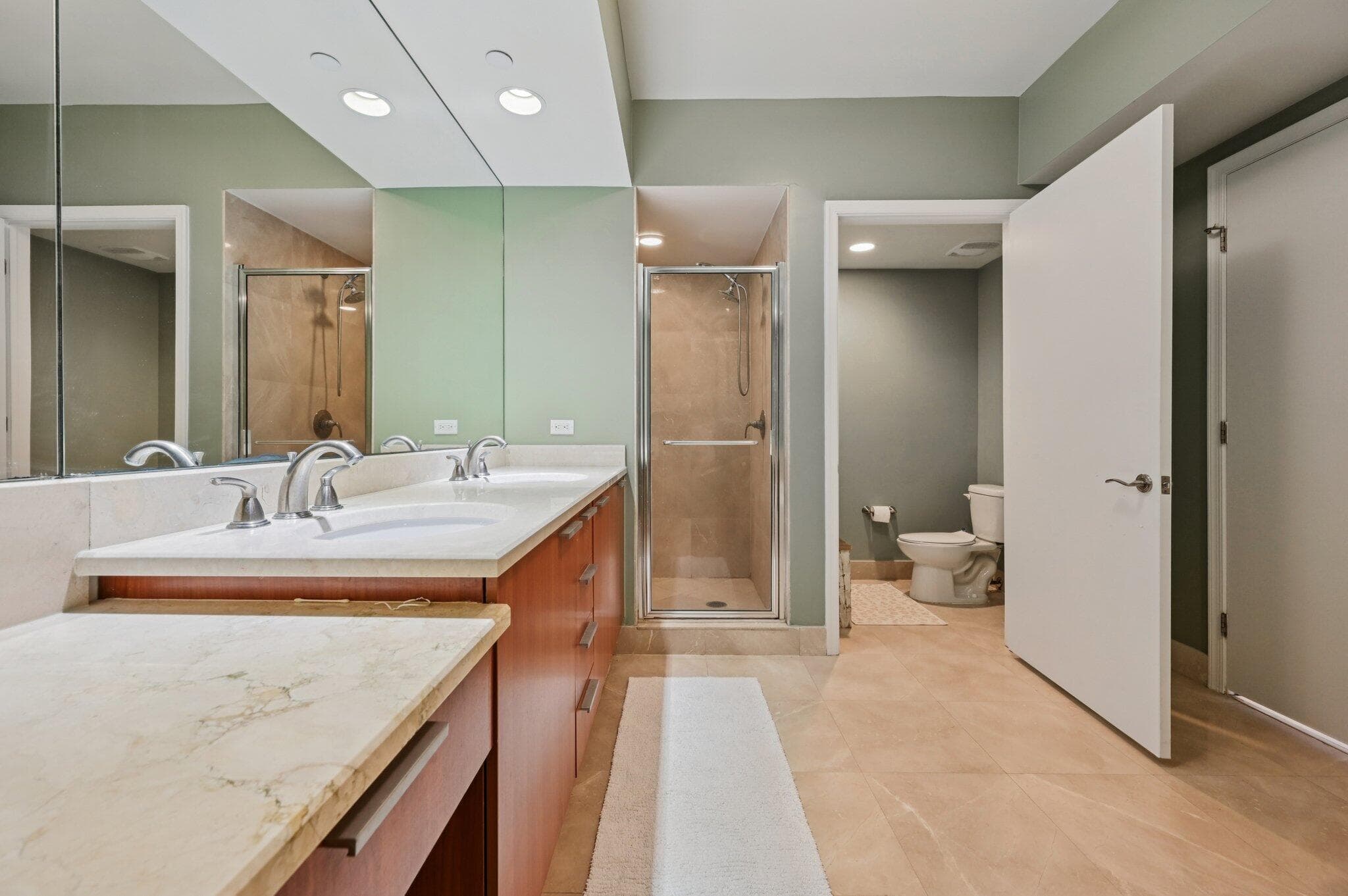 2640 Lake Shore Drive 1810, Riviera Beach, FL 33404 — photo 19 of 57