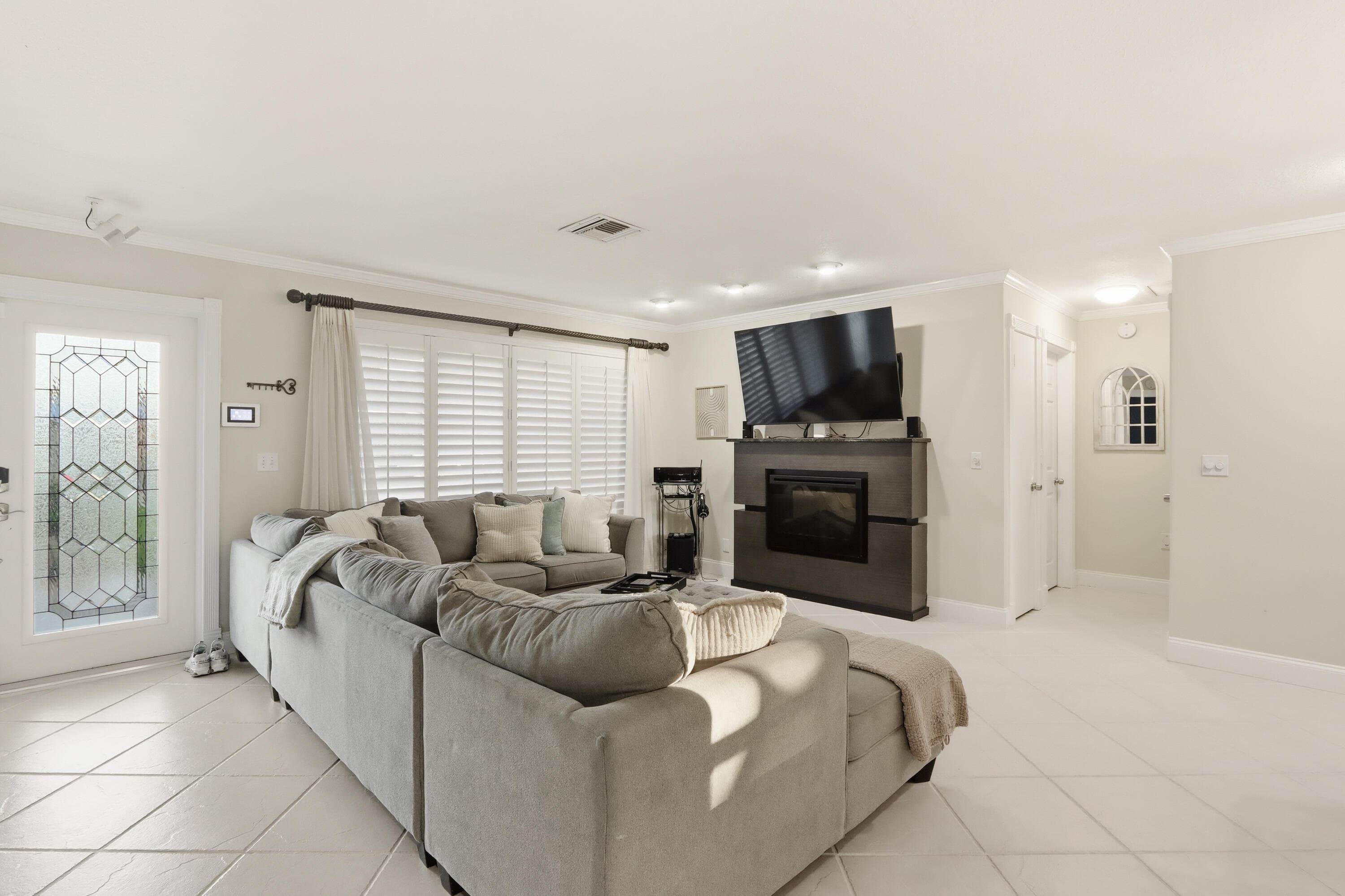 1905 Meadow Court, Palm Springs, FL 33406 — photo 16 of 45