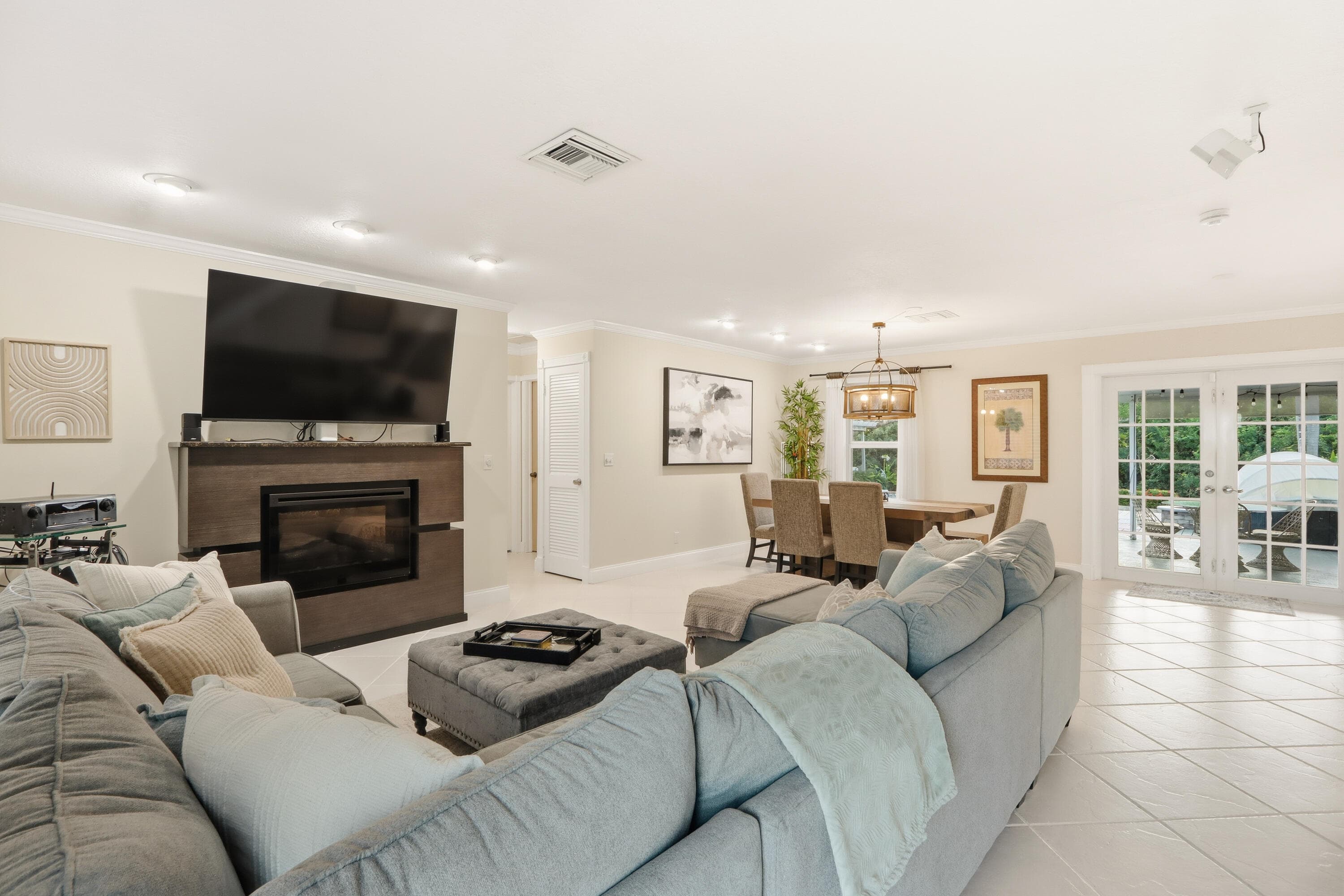 1905 Meadow Court, Palm Springs, FL 33406 — photo 15 of 45