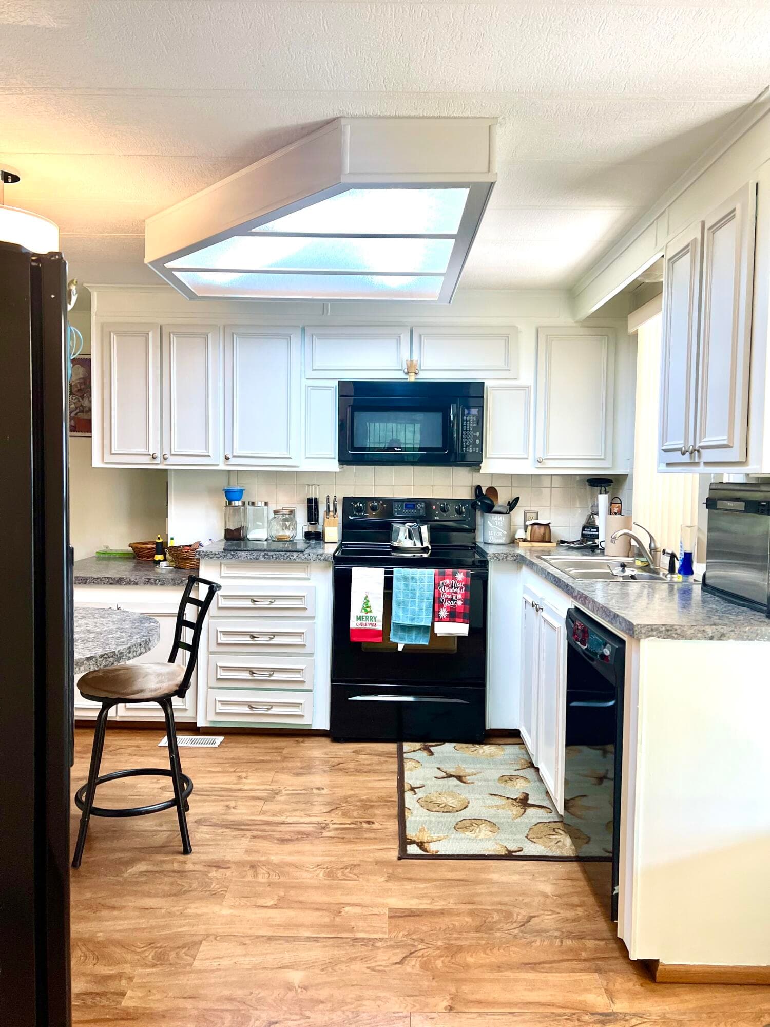 8011 SE Homestead Avenue, Hobe Sound, FL 33455 — photo 14 of 32