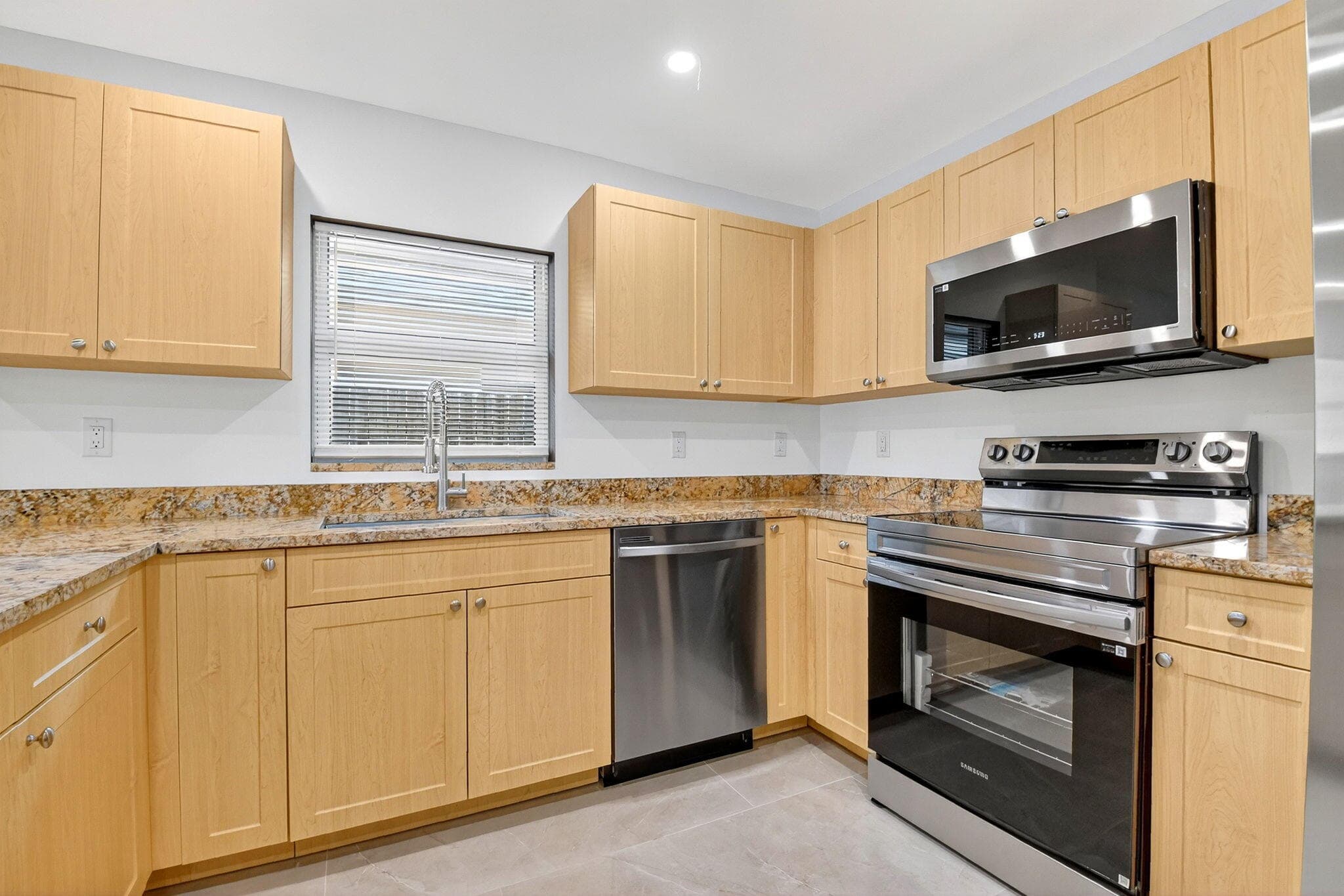 2932 Saginaw Avenue, West Palm Beach, FL 33409 — photo 12 of 37