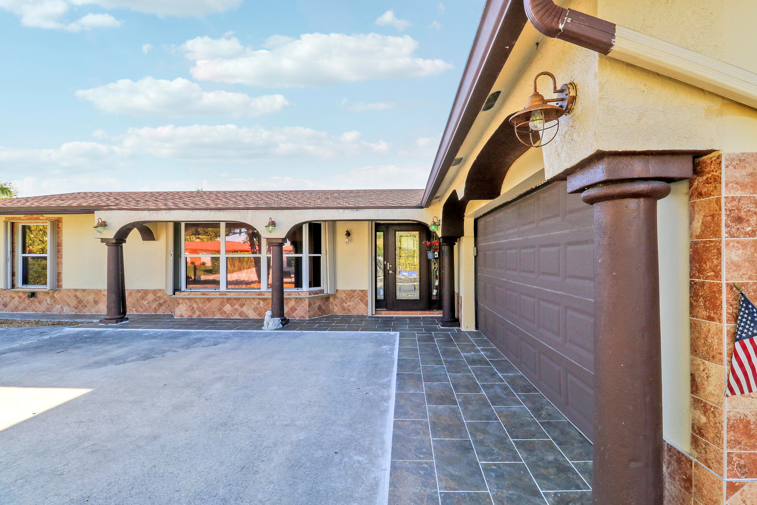 10868 Larch Court, Palm Beach Gardens, FL 33418 — photo 1 of 39