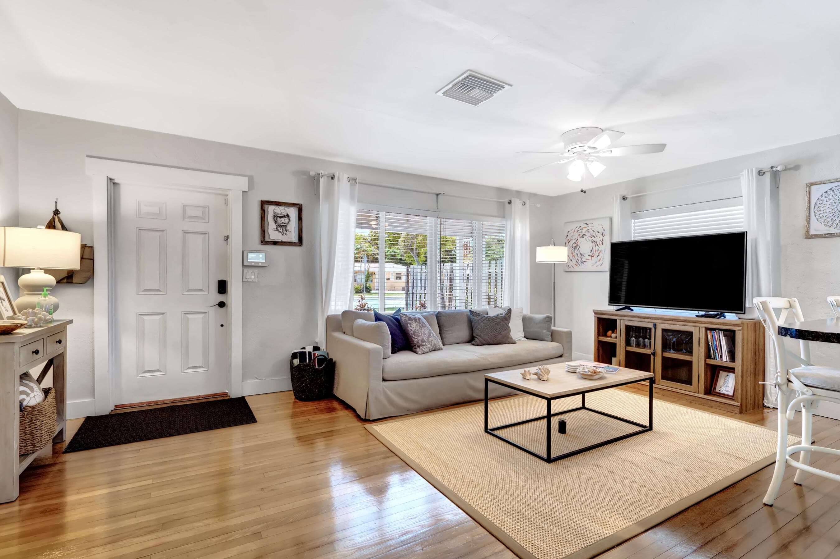 6410 S Olive Avenue, West Palm Beach, FL 33405 — photo 4 of 44